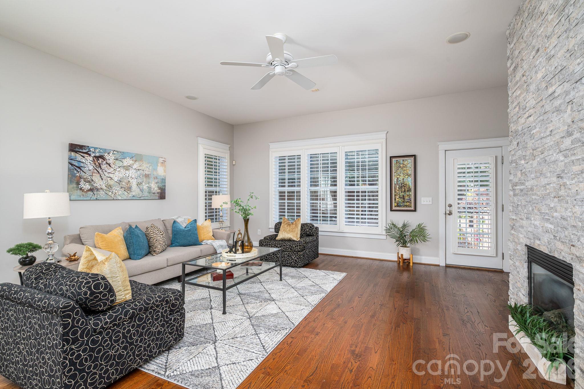 Single Family Residence at 113 Ft. William Avenue, Belmont, photo 13 of 46