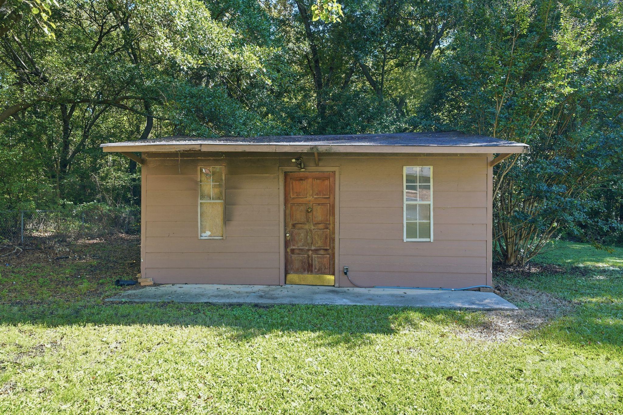 Single Family Residence at 754 Vancouver Lane, Gastonia, photo 33 of 34
