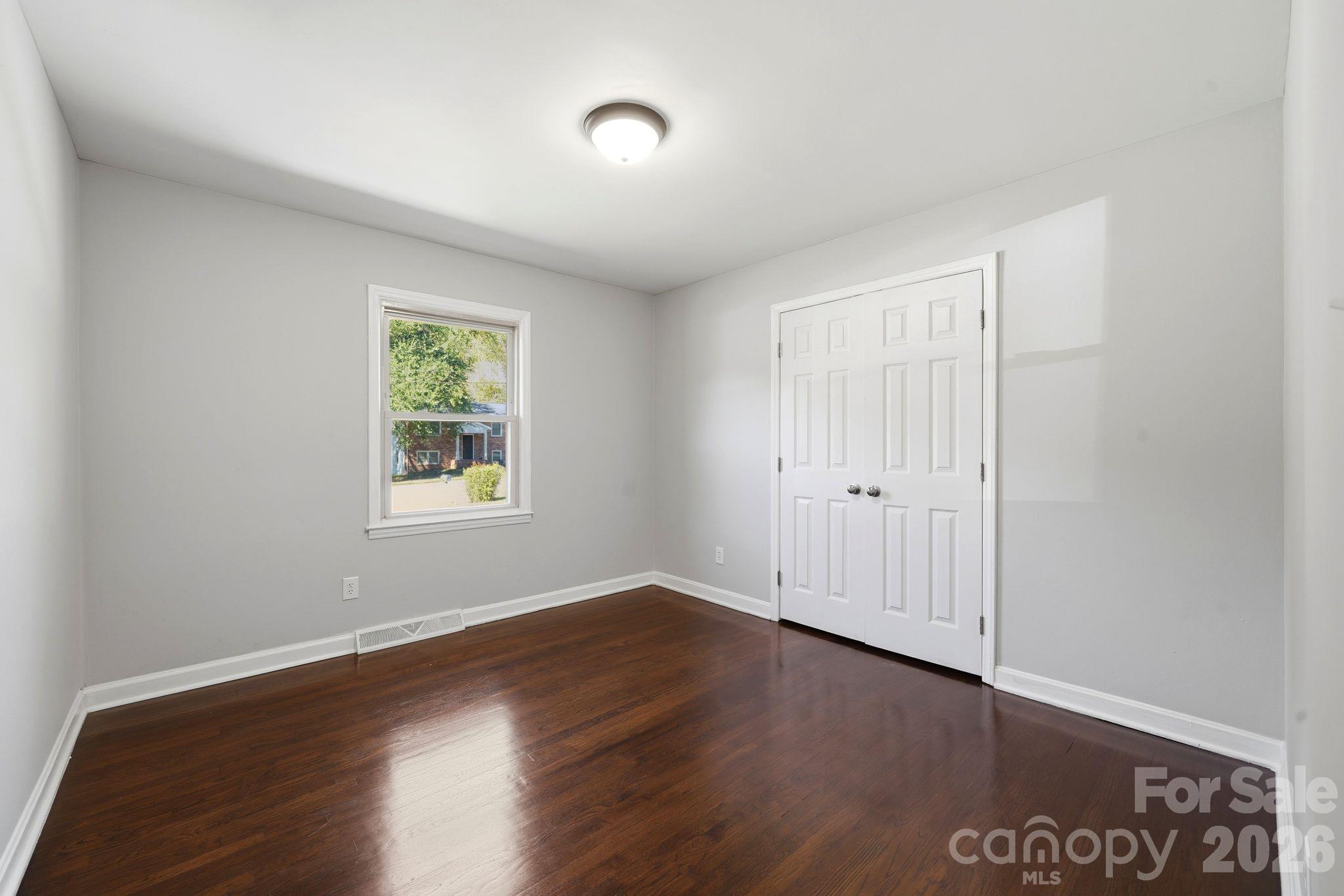 Single Family Residence at 754 Vancouver Lane, Gastonia, photo 16 of 34