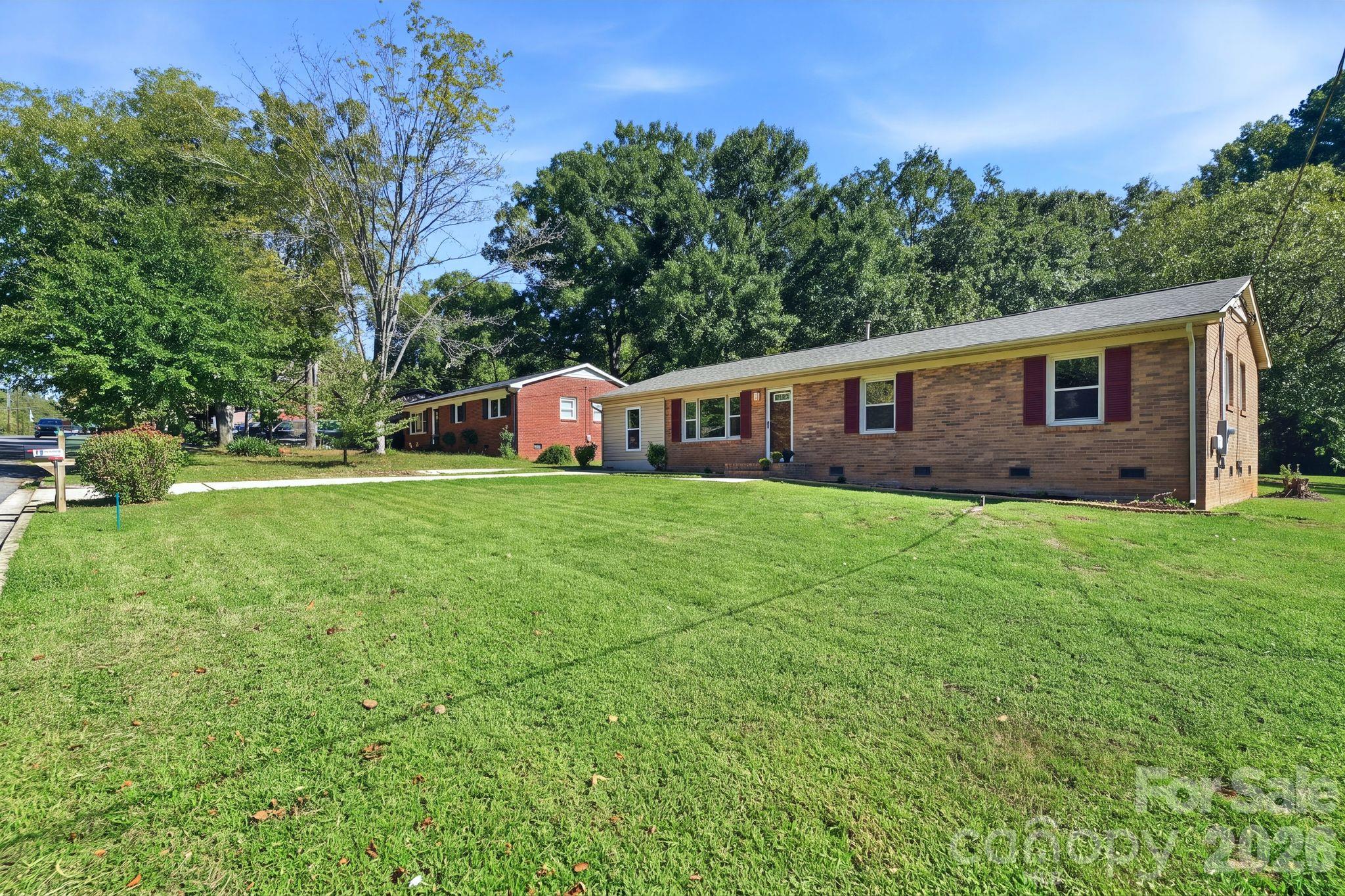 Single Family Residence at 754 Vancouver Lane, Gastonia, photo 3 of 34