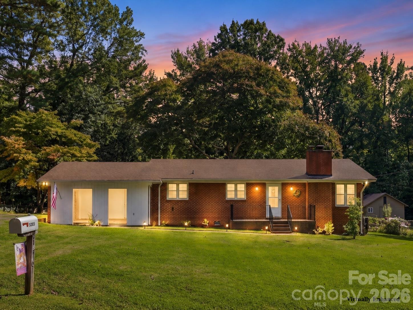 Single Family Residence at 7218 Lakeside Drive N, Charlotte, photo 7 of 30