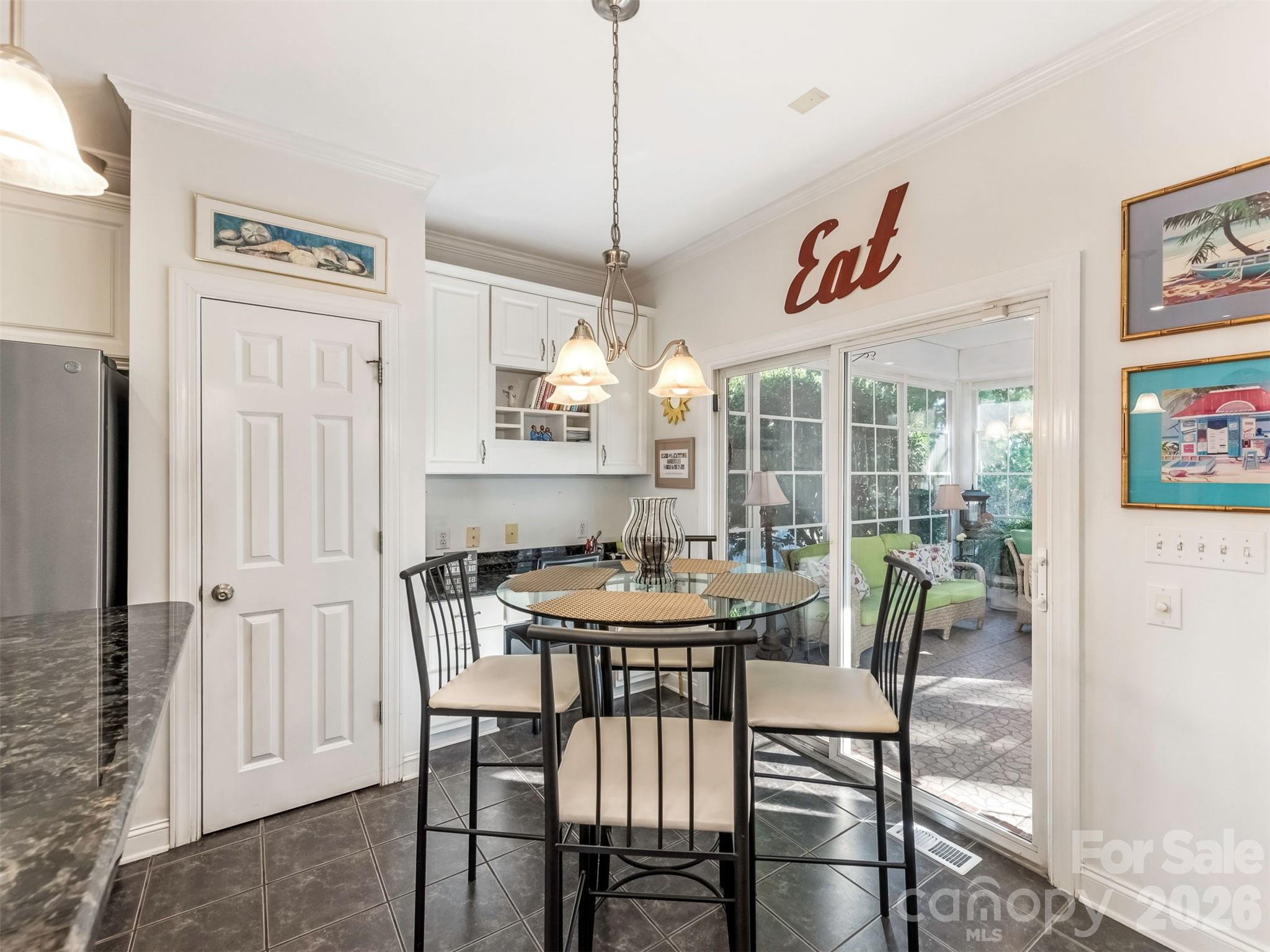 Breakfast area - 714 Corinthian Place, Charlotte