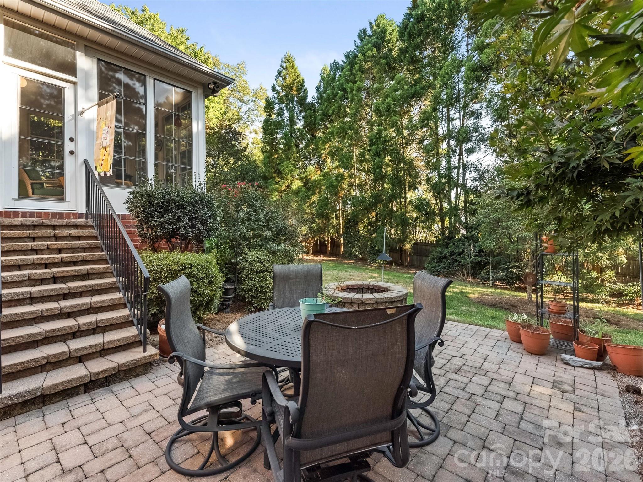 Single Family Residence at 714 Corinthian Place, Charlotte, photo 21 of 24
