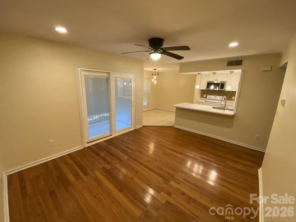 Condominium at 11013 Running Ridge Road, Charlotte, photo 2 of 12