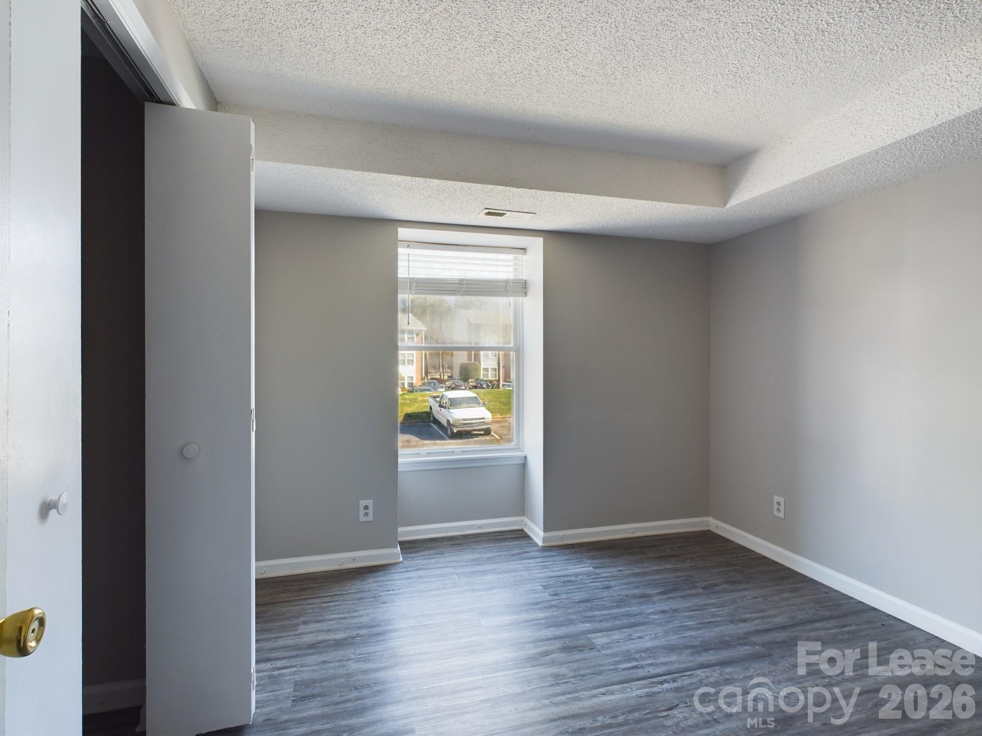 Apartment at 9511 Shannon green Drive, Charlotte, photo 11 of 21