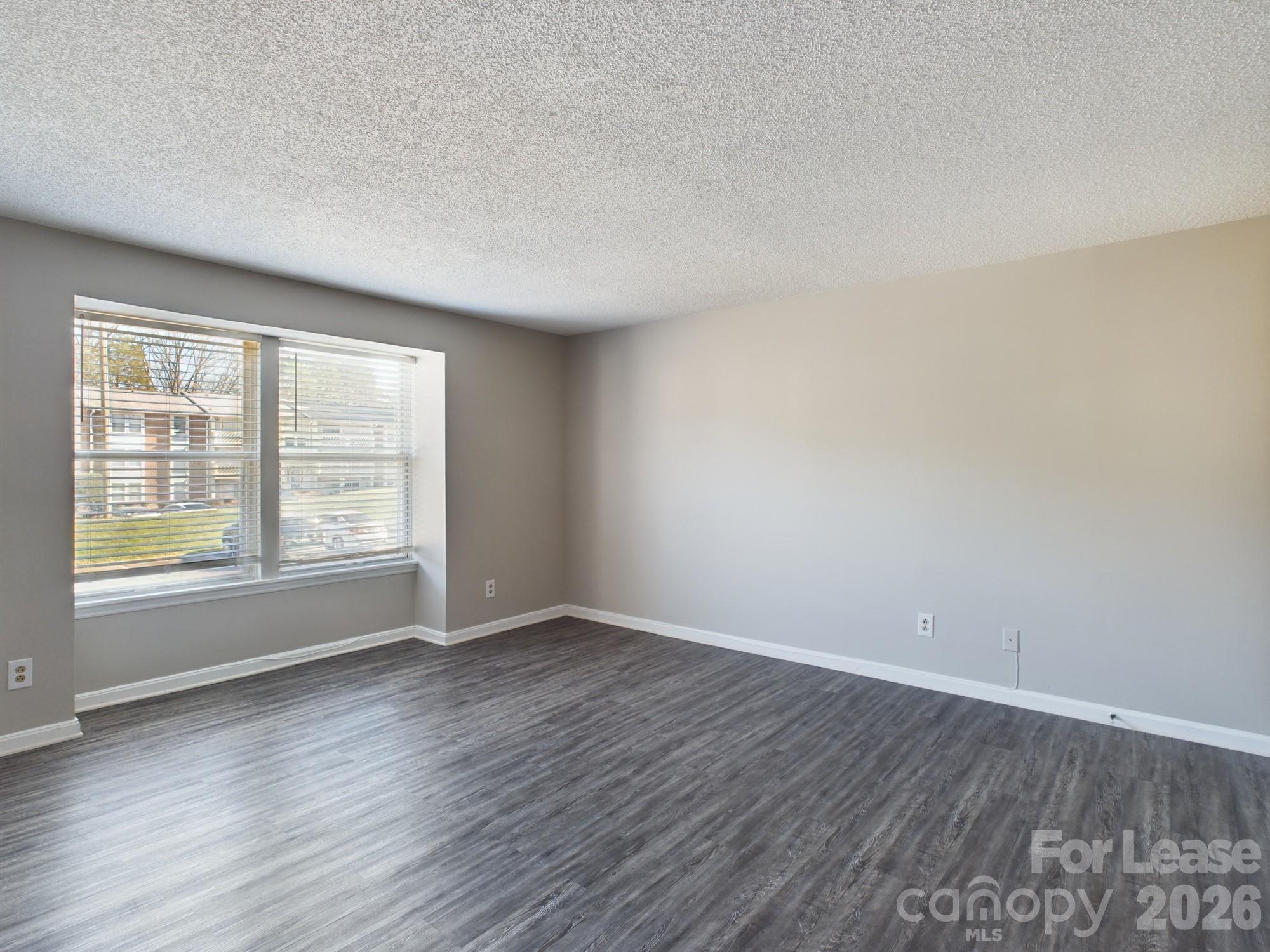 Apartment at 9511 Shannon green Drive, Charlotte, photo 14 of 21