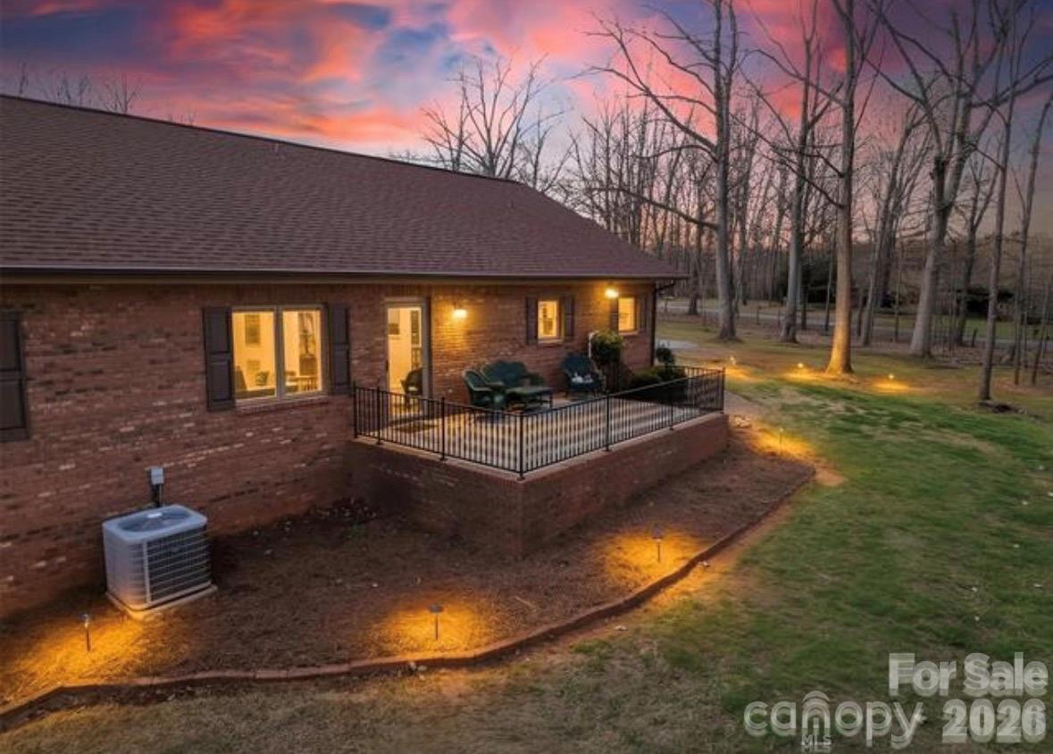 Single Family Residence at 328 Davidson Court, Taylorsville, photo 3 of 30