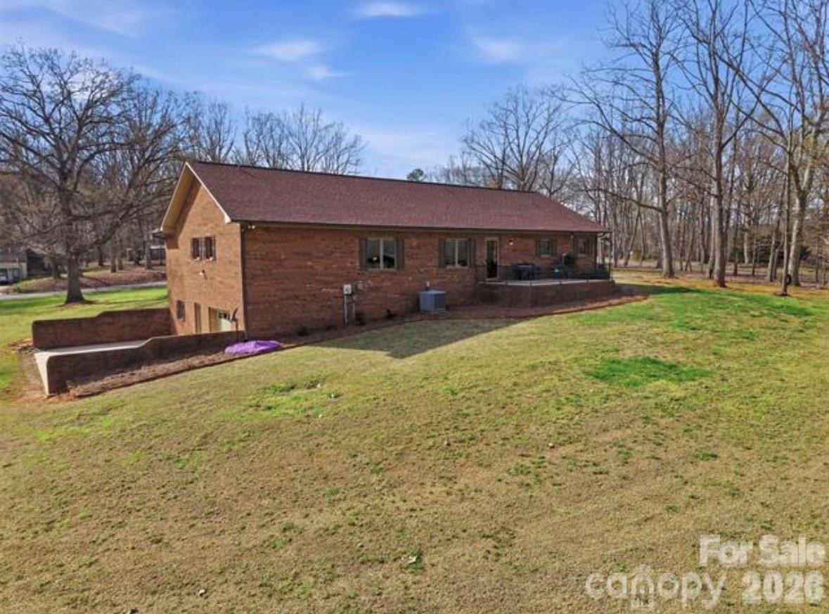 Single Family Residence at 328 Davidson Court, Taylorsville, photo 5 of 30