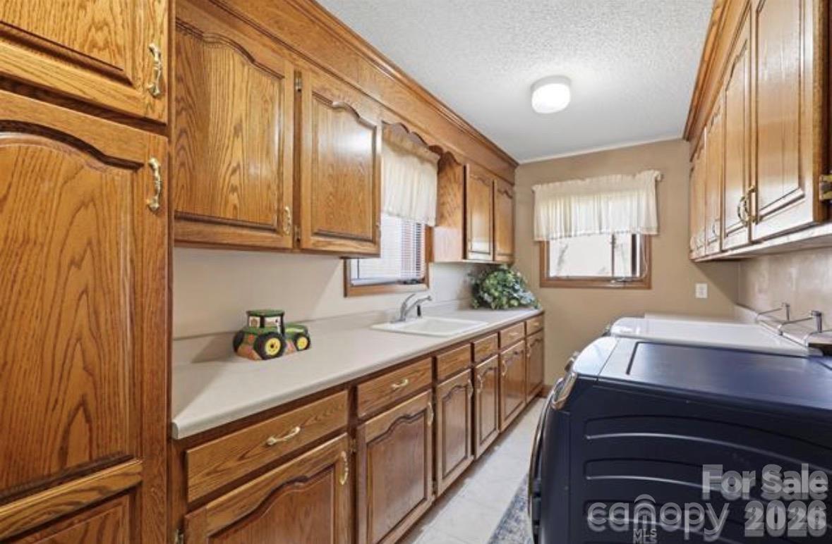 Laundry/Pantry room - 328 Davidson Court, Taylorsville