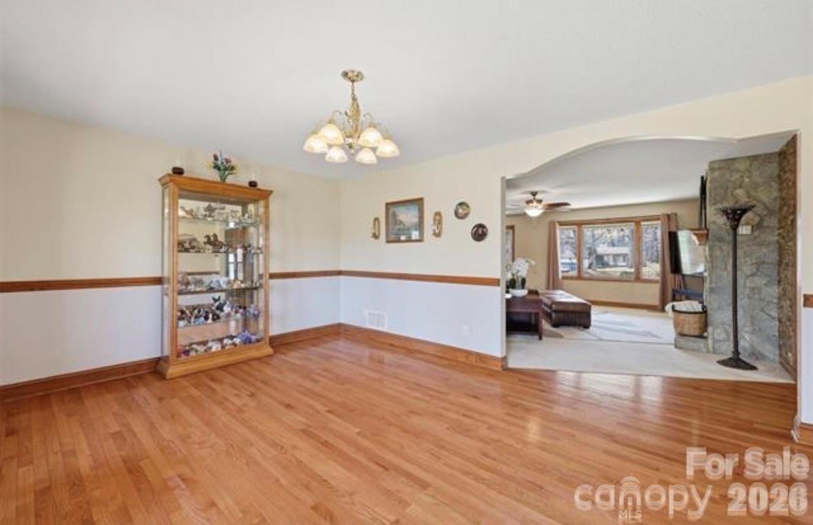 Single Family Residence at 328 Davidson Court, Taylorsville, photo 14 of 30