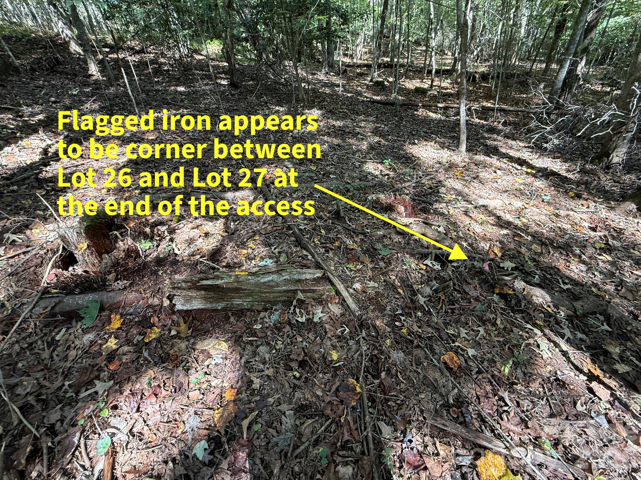 Common line between Lot 26 and Lot 27 - V/L Secluded Circle, Marion