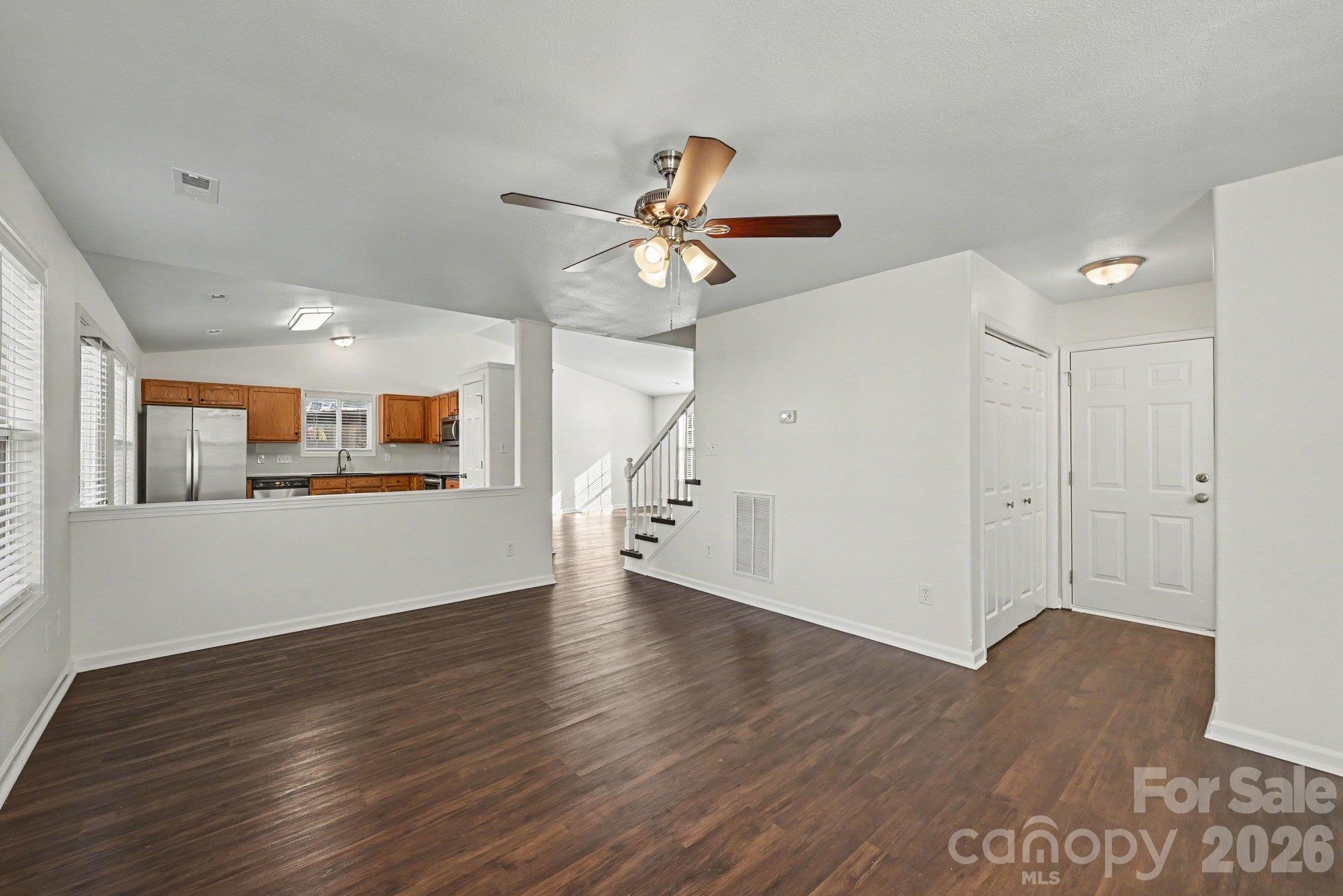 Single Family Residence at 10502 Glory Meadow Court, Charlotte, photo 4 of 16