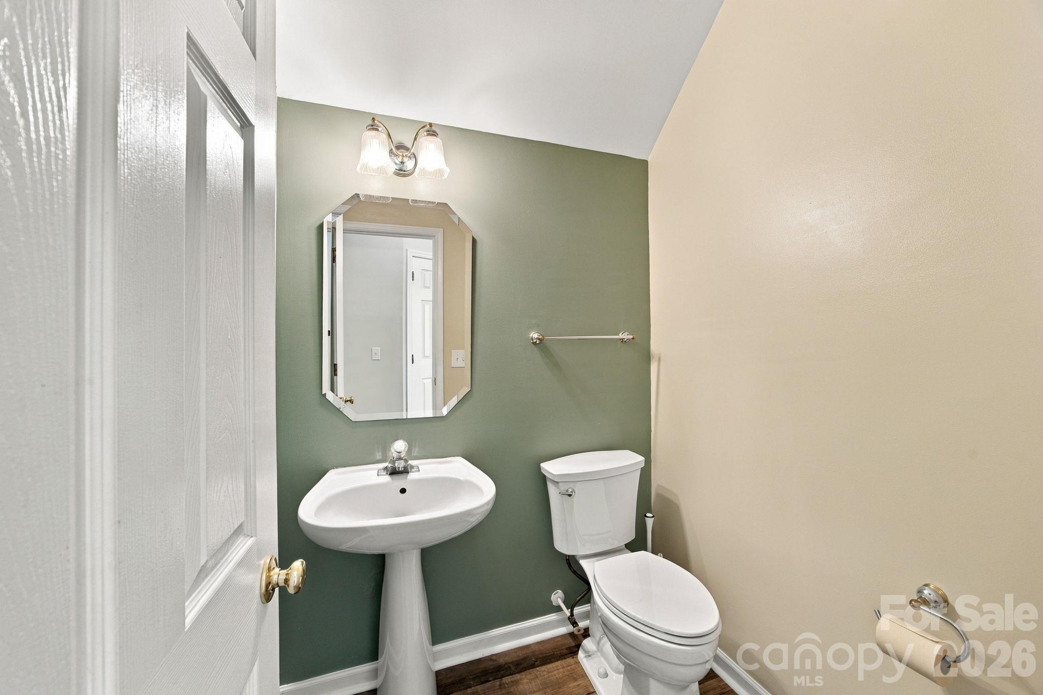Single Family Residence at 6730 Reedy Creek Road, Charlotte, photo 9 of 48