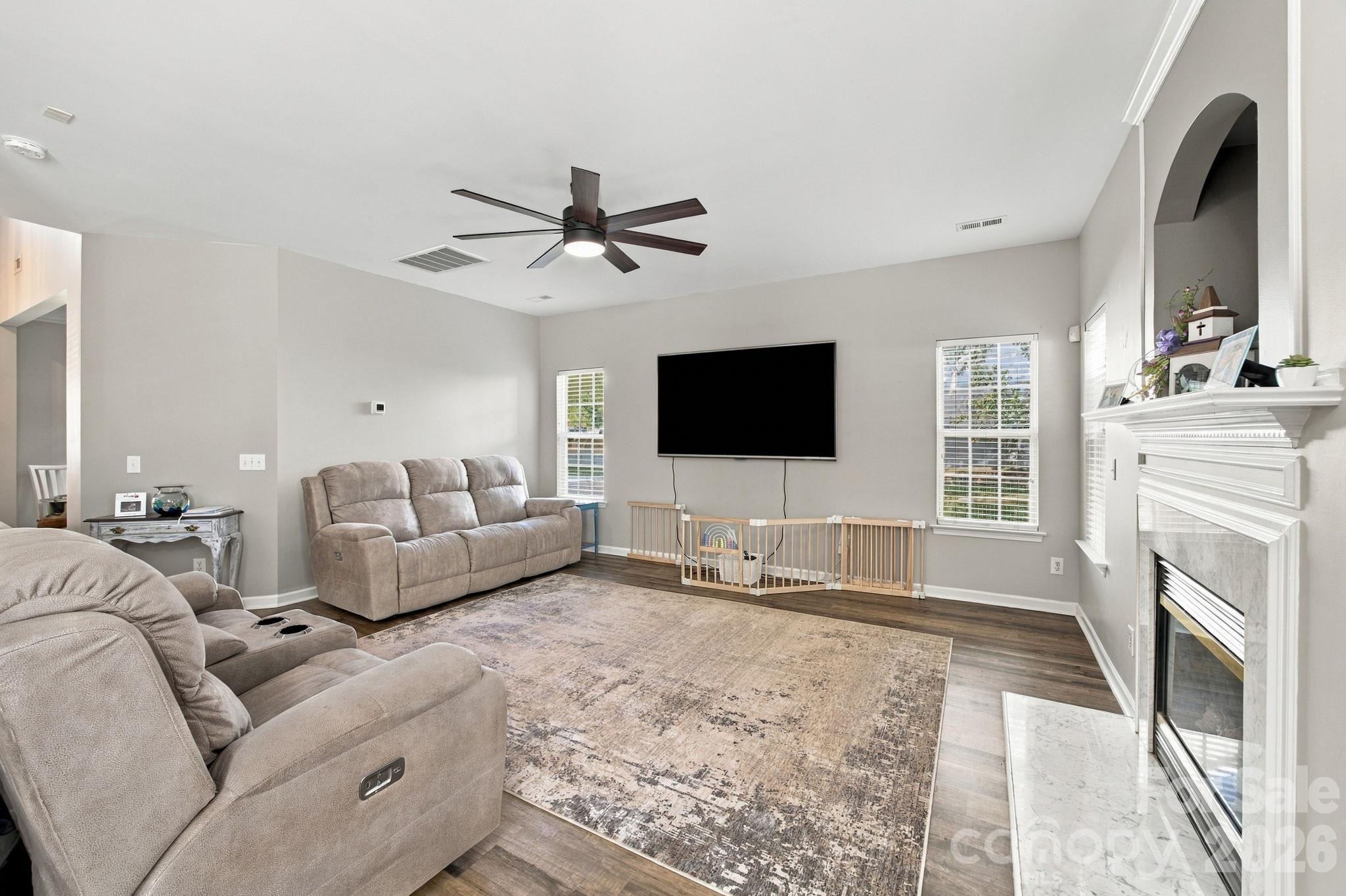 Single Family Residence at 6730 Reedy Creek Road, Charlotte, photo 11 of 48