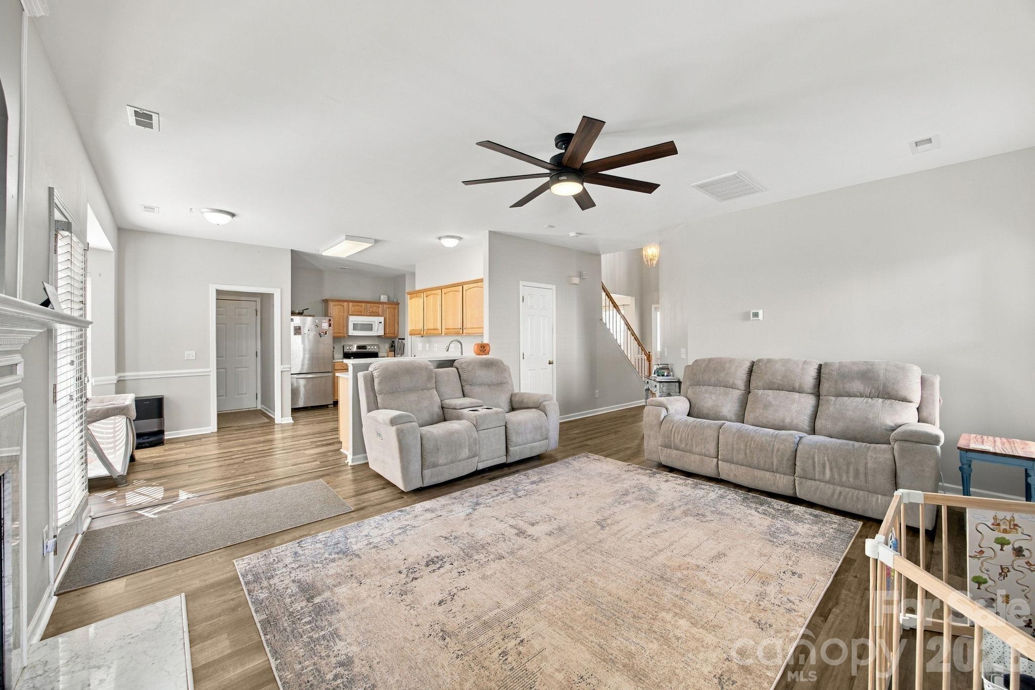 Single Family Residence at 6730 Reedy Creek Road, Charlotte, photo 12 of 48