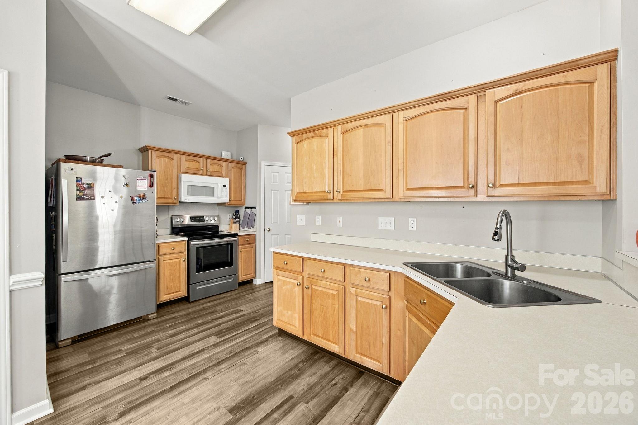 Single Family Residence at 6730 Reedy Creek Road, Charlotte, photo 13 of 48