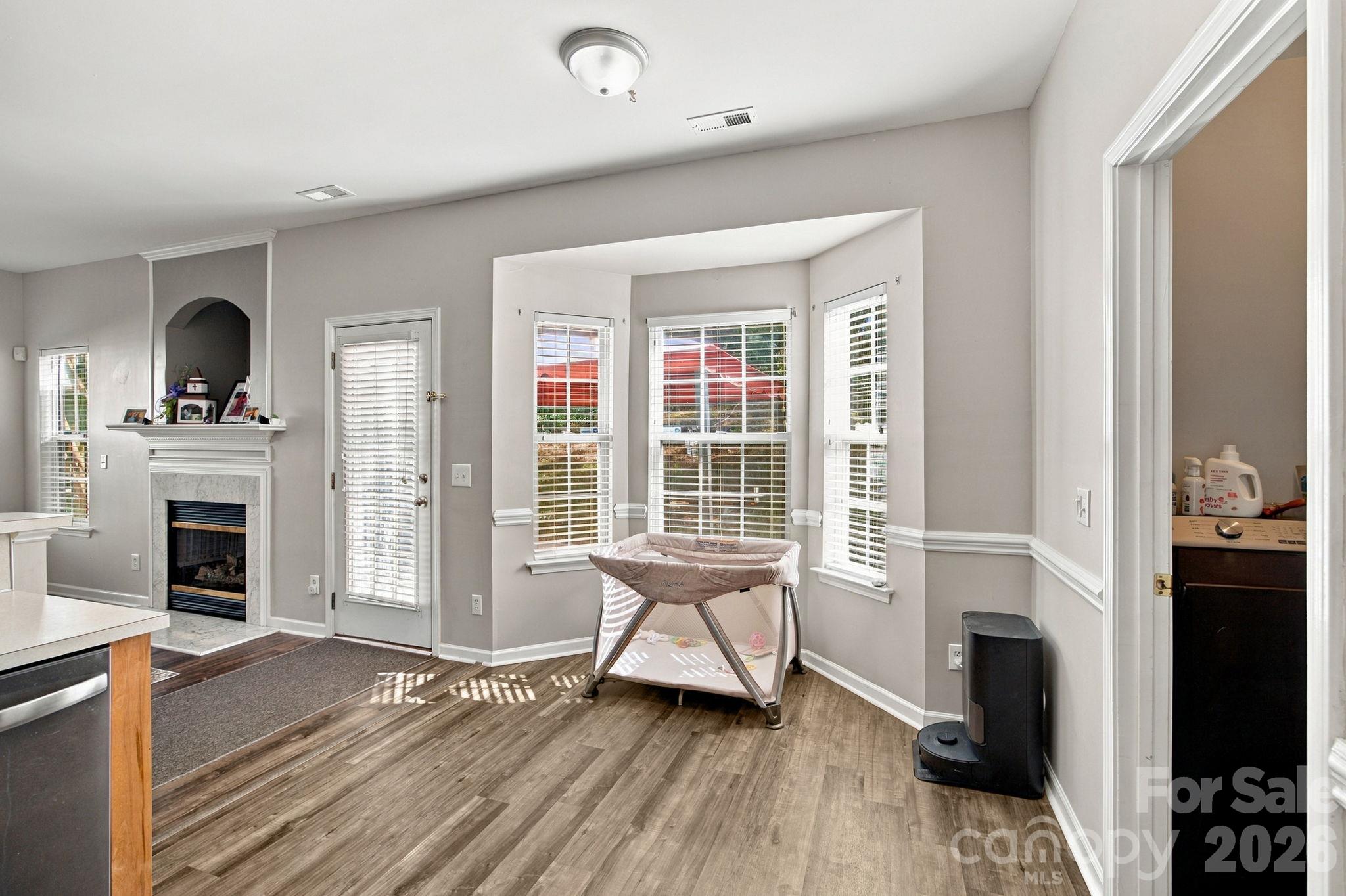 Single Family Residence at 6730 Reedy Creek Road, Charlotte, photo 16 of 48
