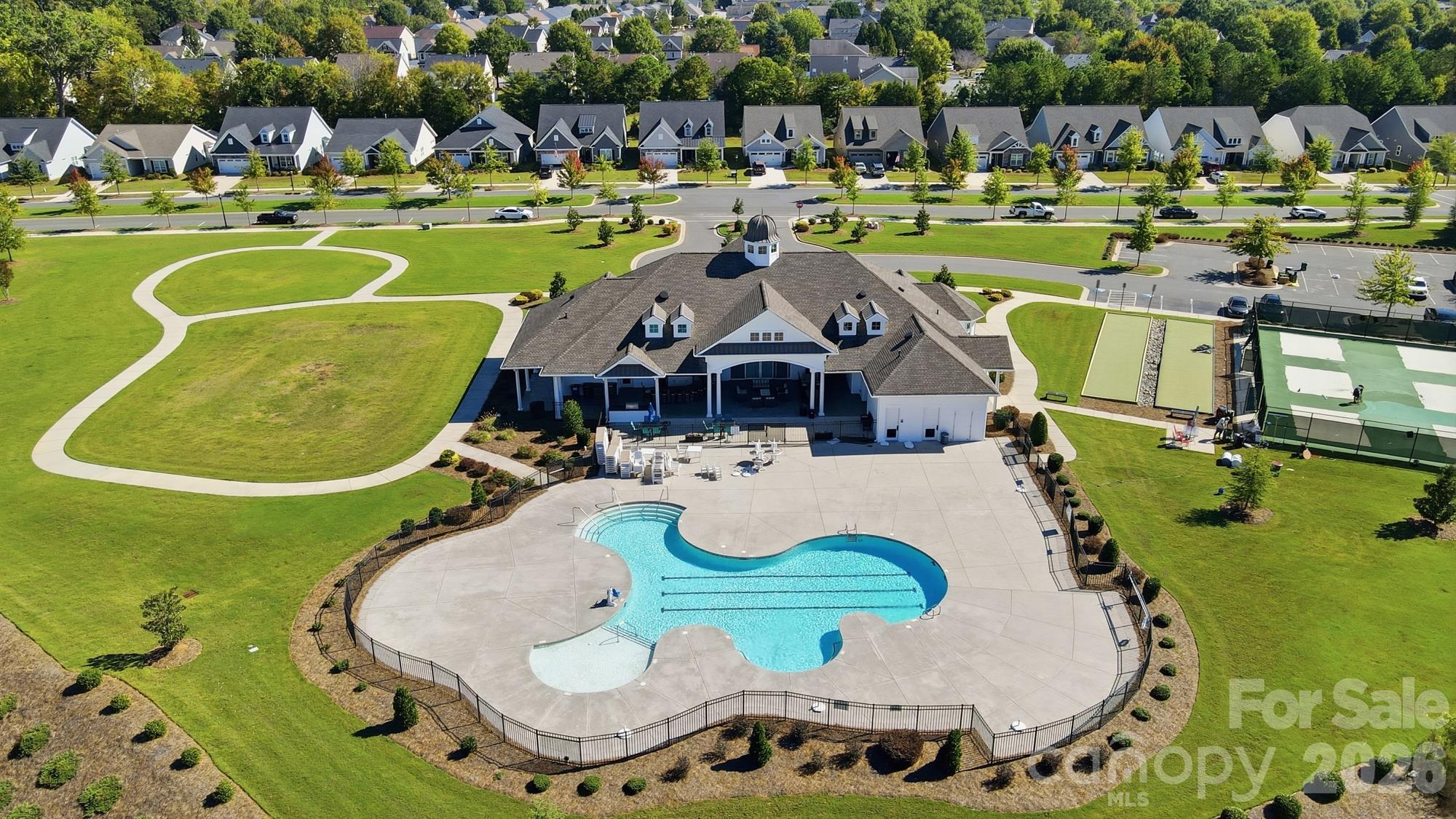 Clubhouse and amenities in walking distance - 2014 Old Evergreen Parkway, Indian Trail
