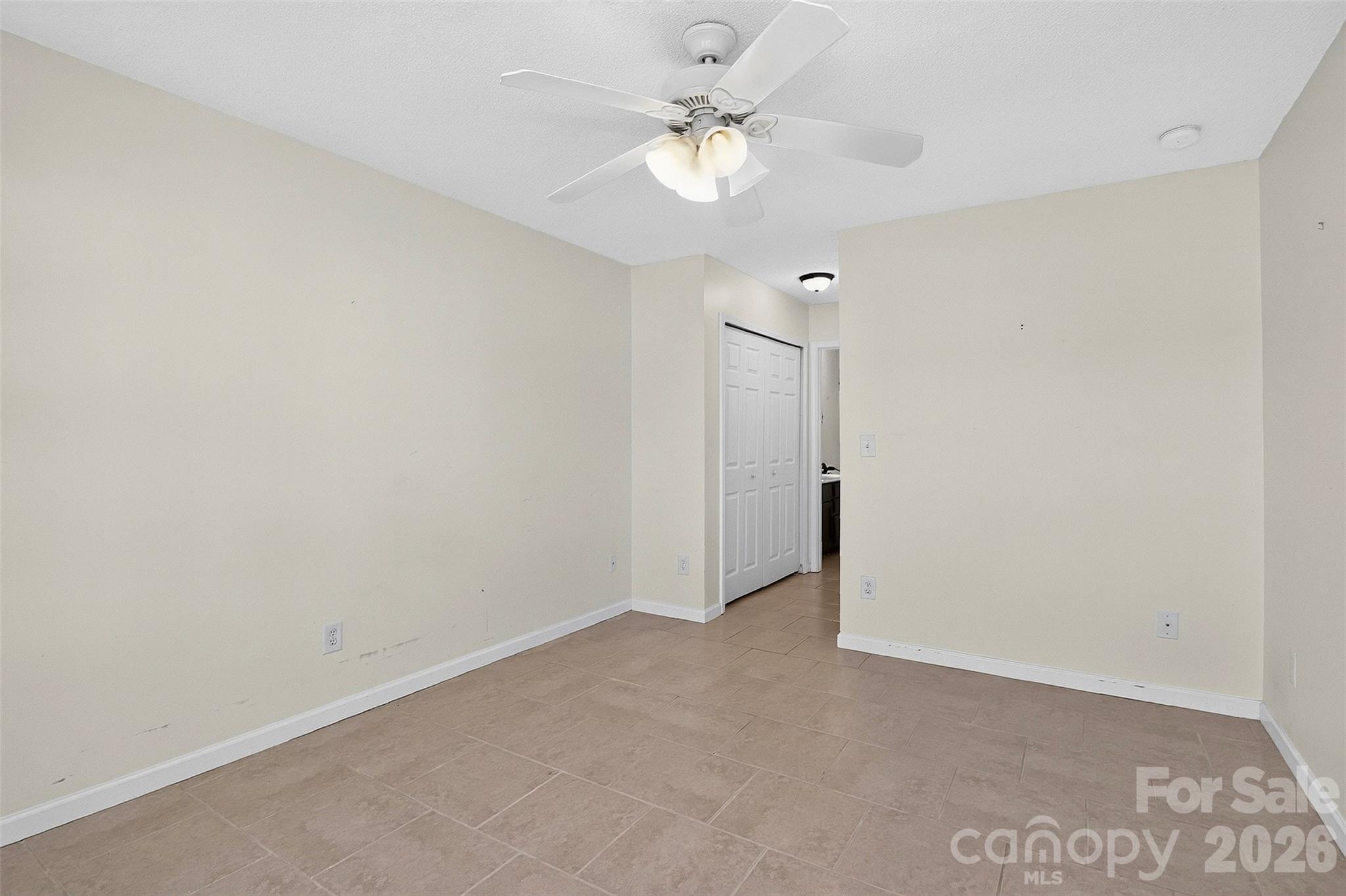 Townhouse at 16931 Greenlawn Hills Court, Charlotte, photo 27 of 34