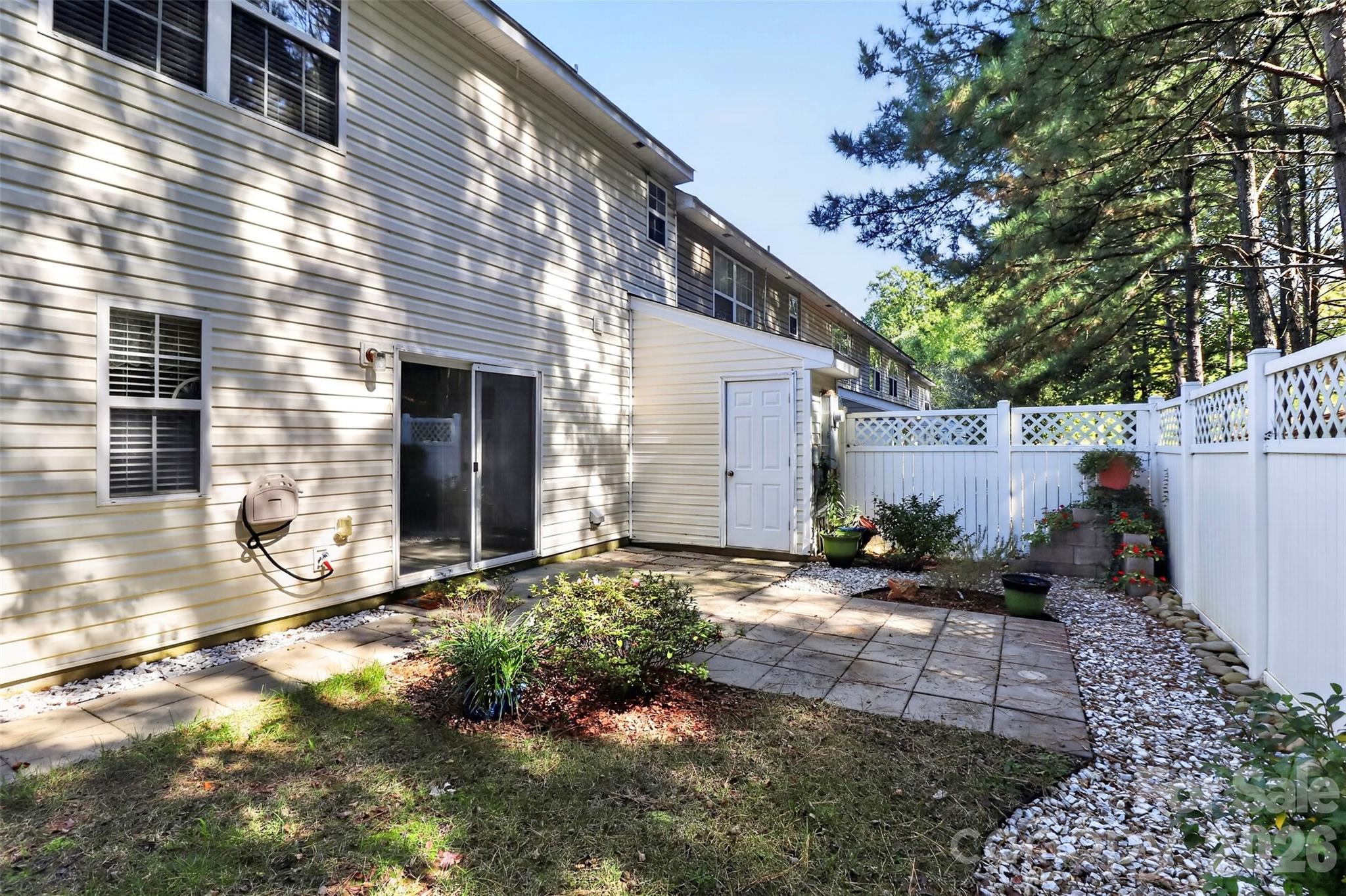 Townhouse at 16931 Greenlawn Hills Court, Charlotte, photo 32 of 34
