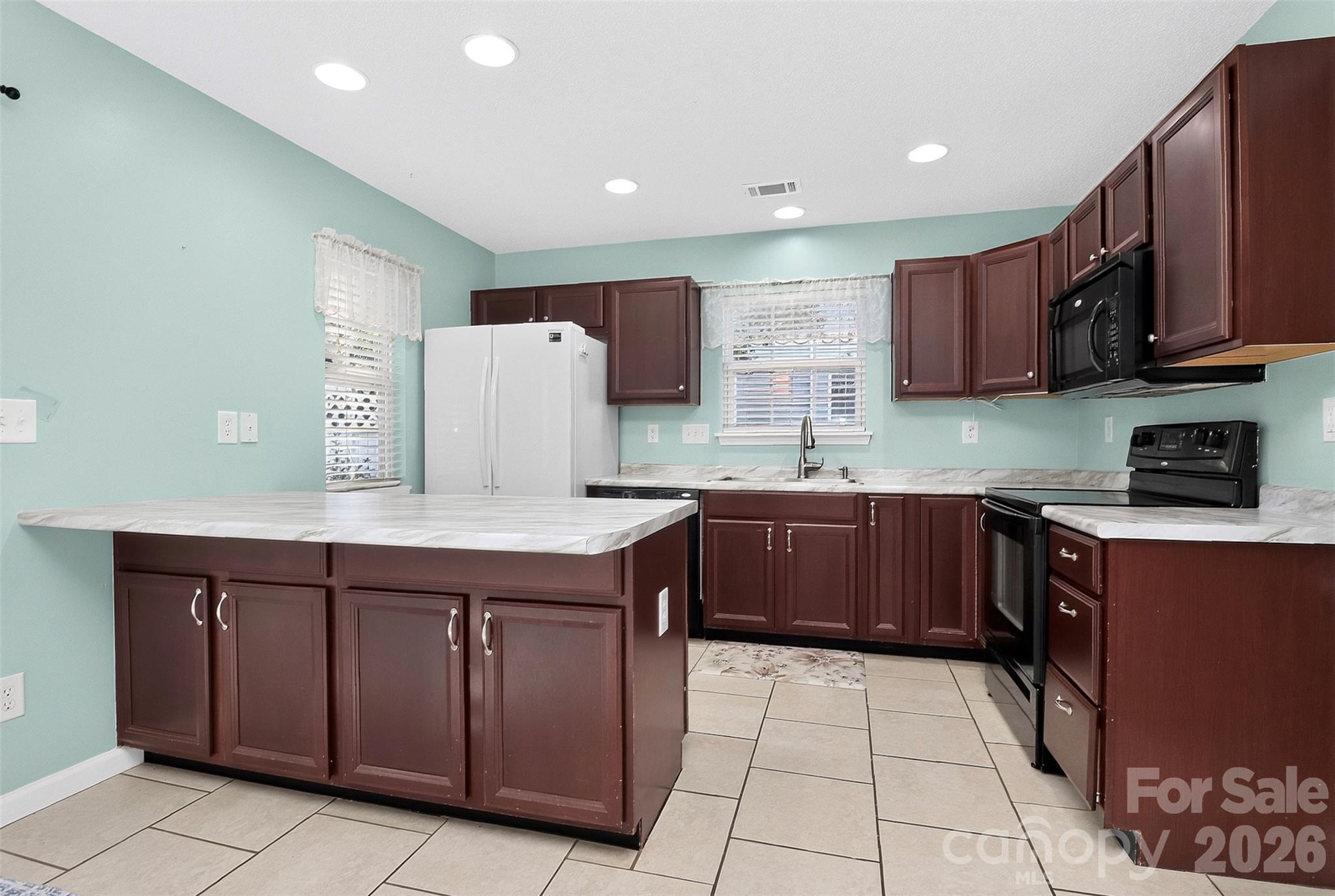 Townhouse at 16931 Greenlawn Hills Court, Charlotte, photo 7 of 34