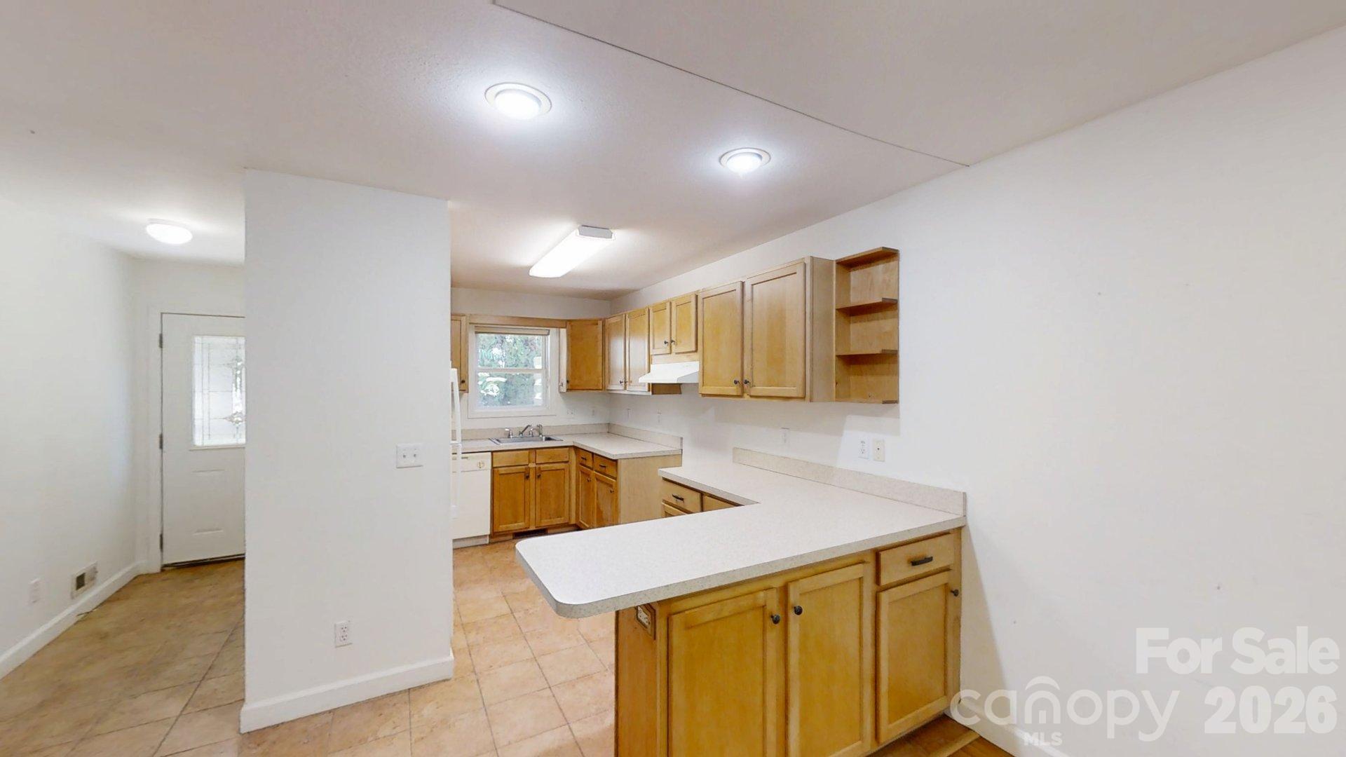 Condominium at 121 Merchant Street, Asheville, photo 9 of 45