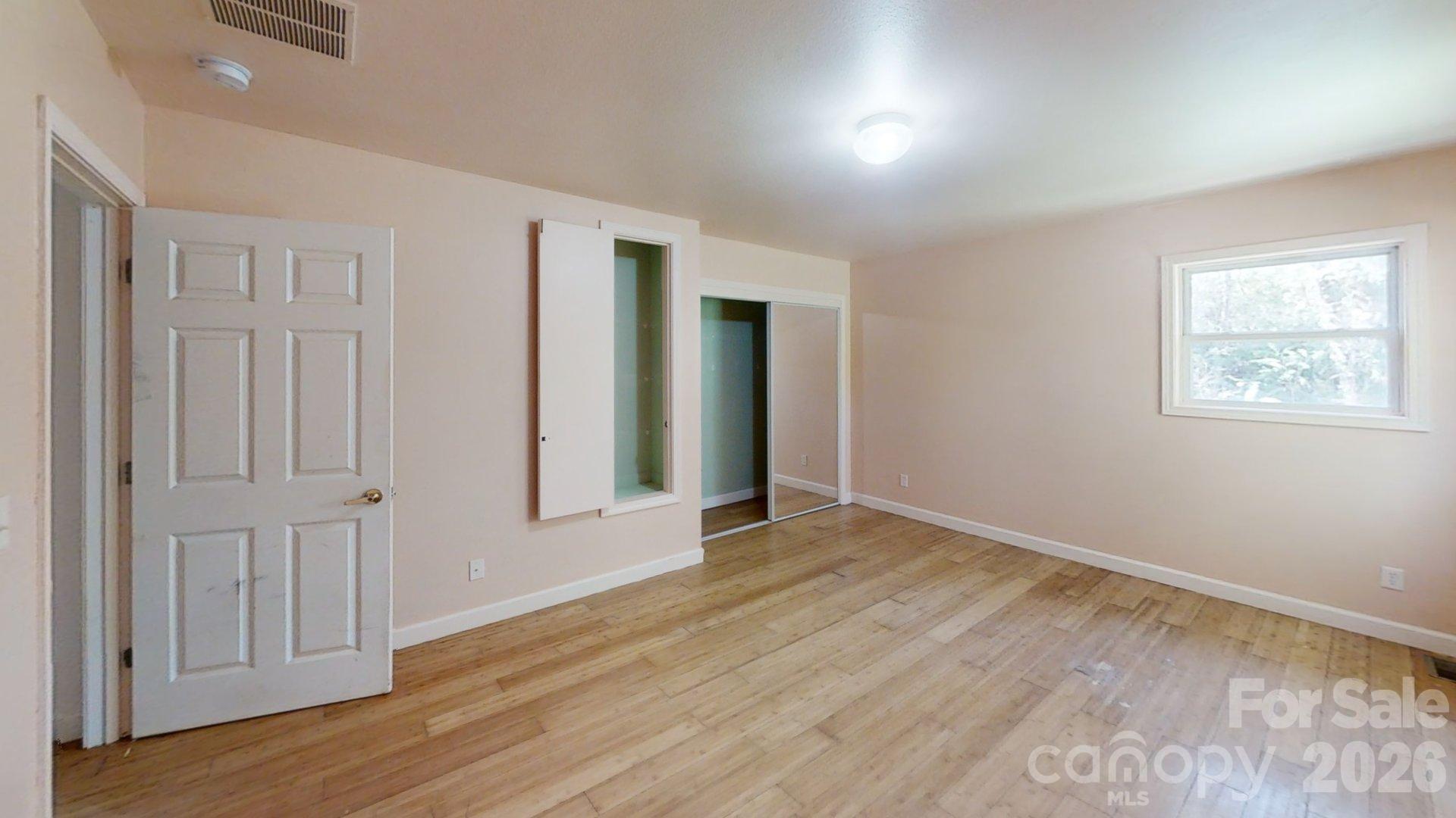 Condominium at 121 Merchant Street, Asheville, photo 16 of 45
