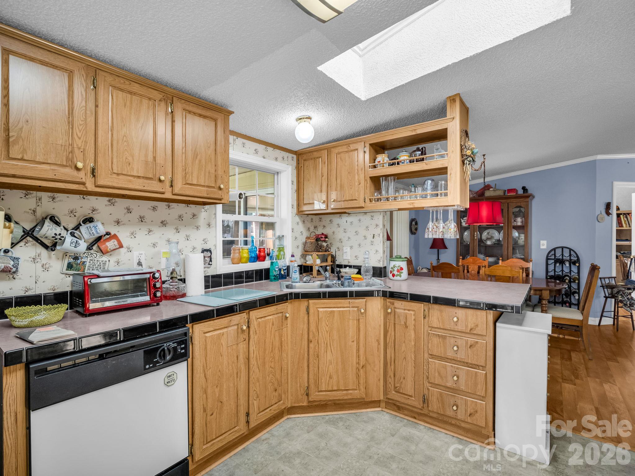 Single Family Residence at 528 Riverwind Drive, Hendersonville, photo 19 of 46