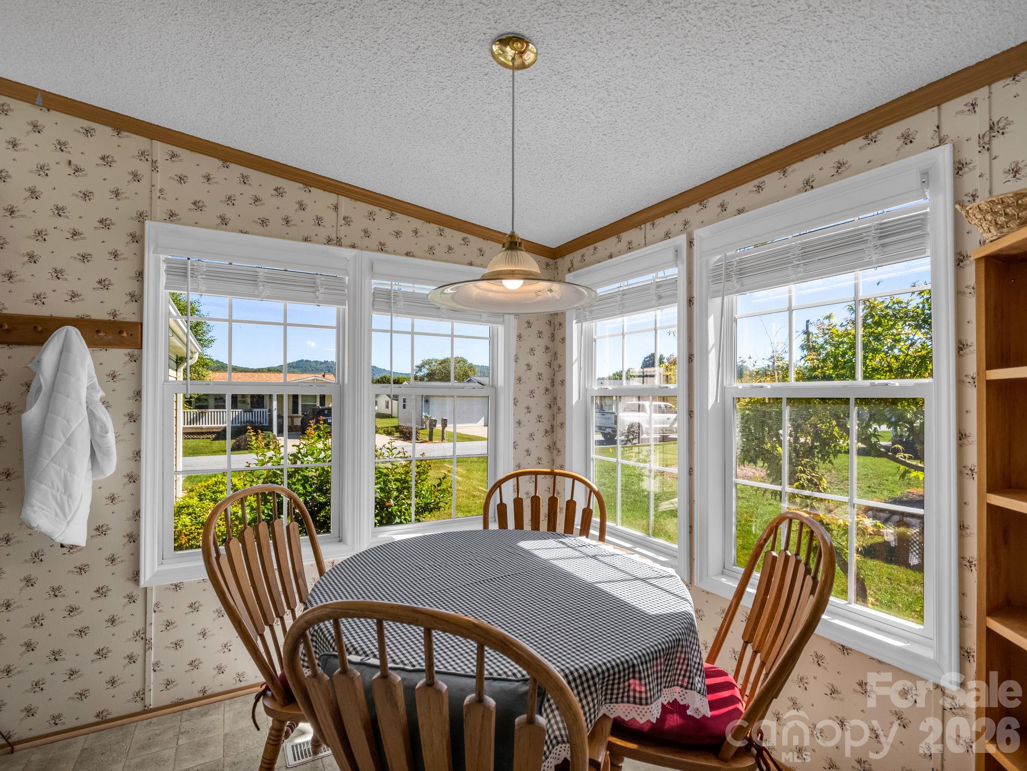 Single Family Residence at 528 Riverwind Drive, Hendersonville, photo 20 of 46