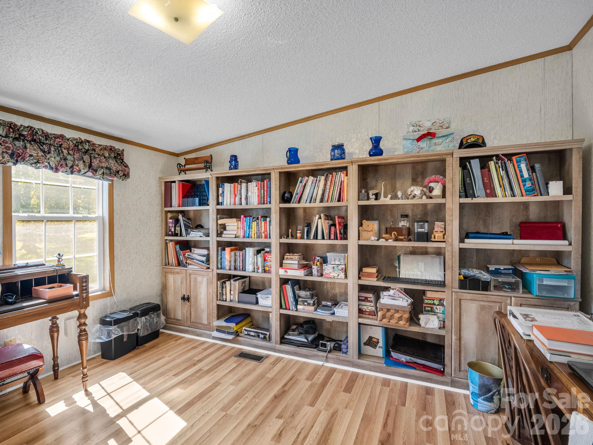 Single Family Residence at 528 Riverwind Drive, Hendersonville, photo 22 of 46
