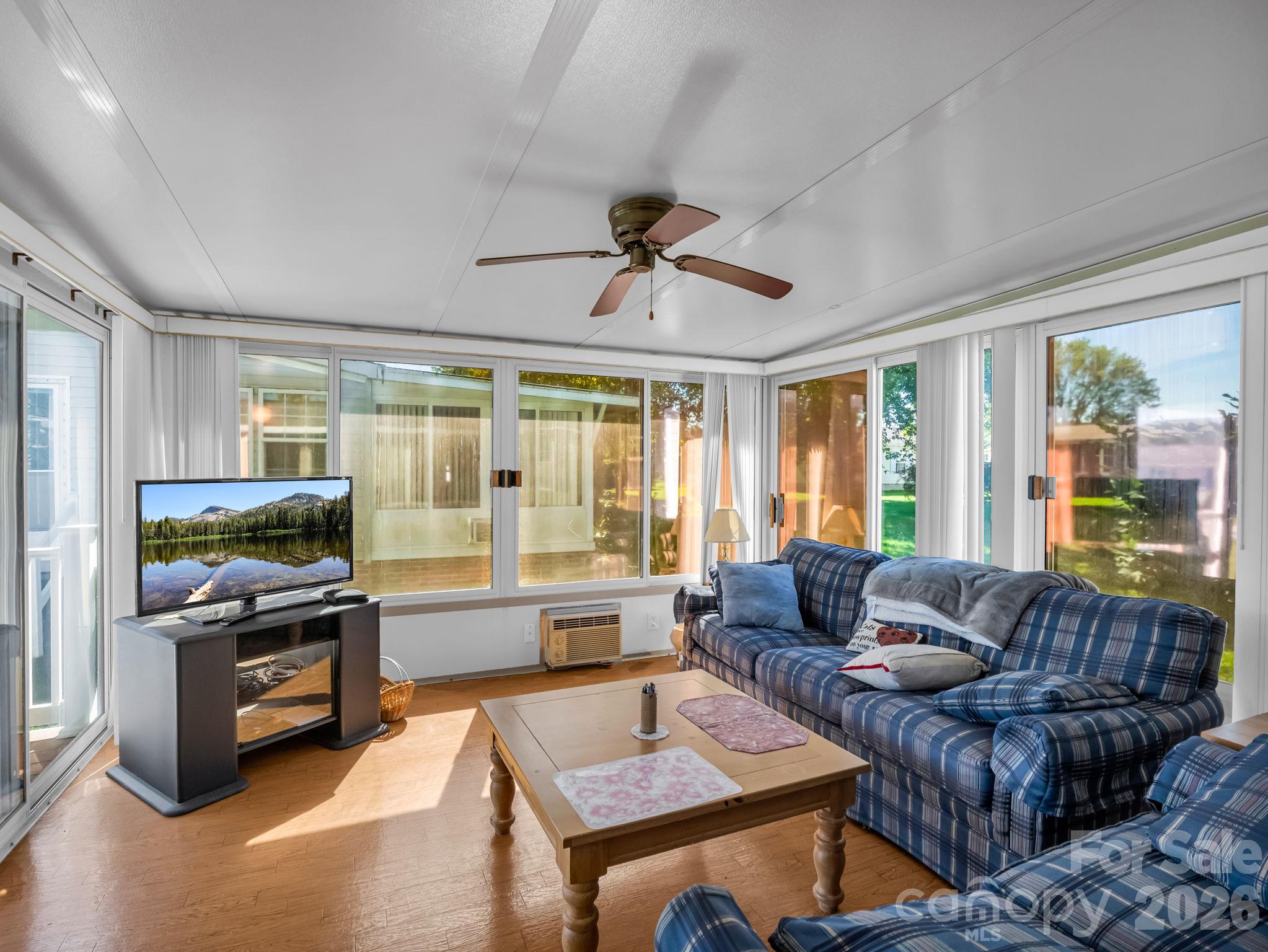 Single Family Residence at 528 Riverwind Drive, Hendersonville, photo 35 of 46