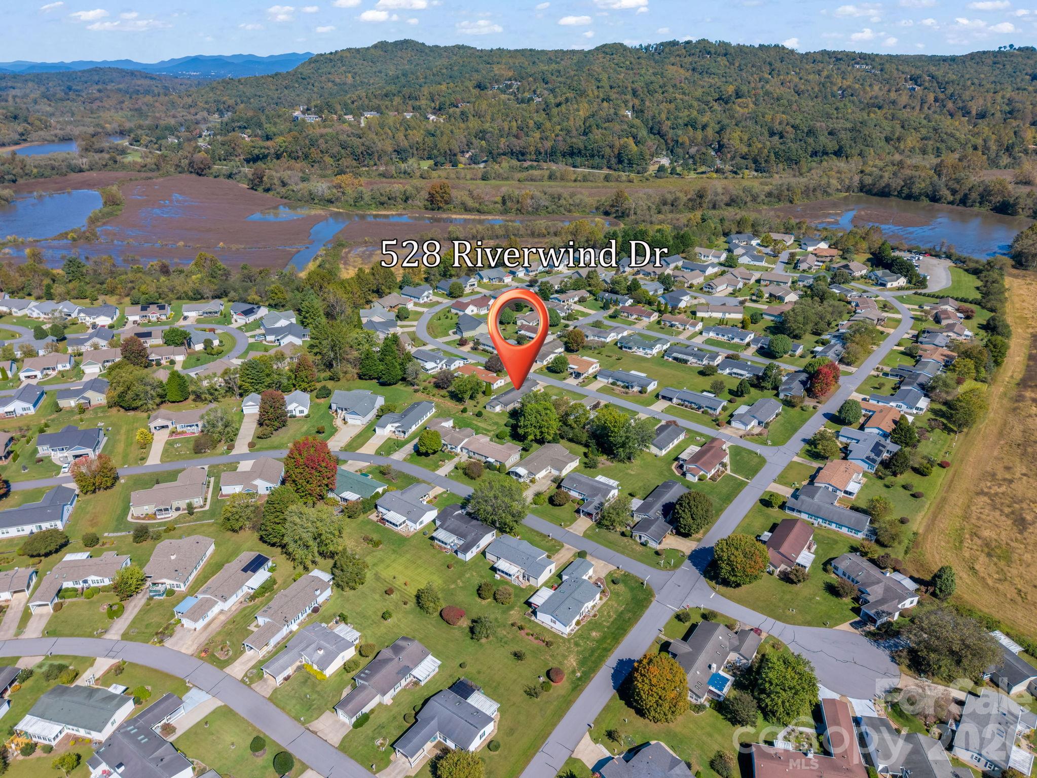 Single Family Residence at 528 Riverwind Drive, Hendersonville, photo 44 of 46