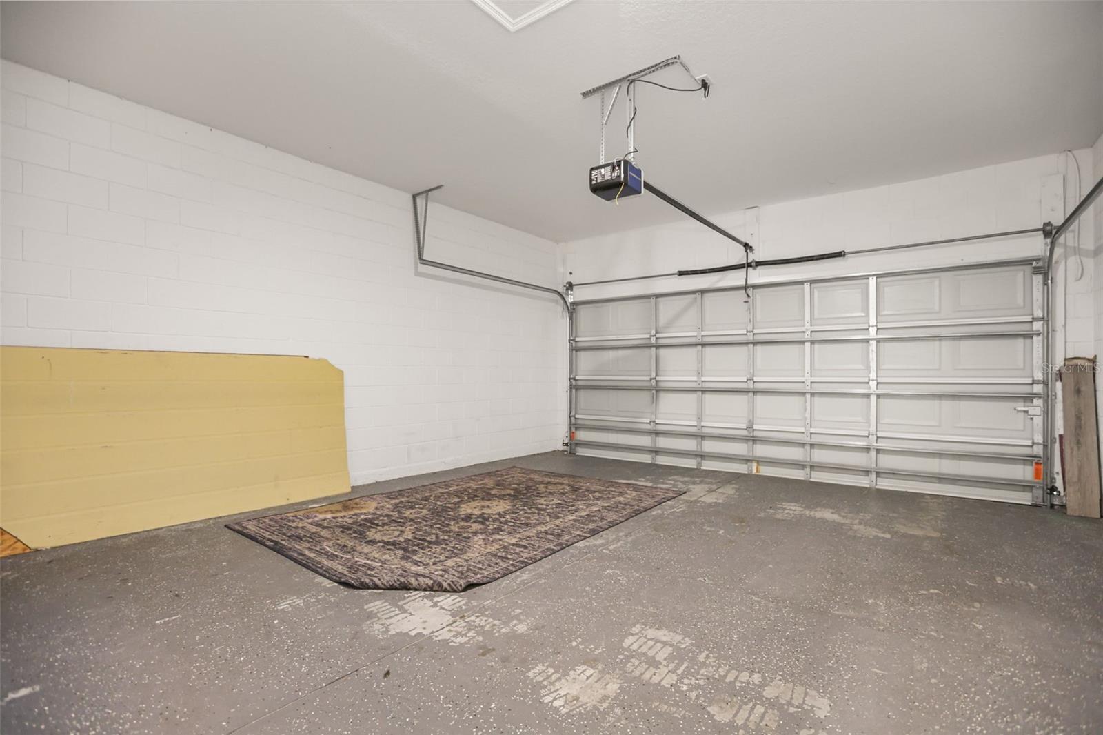 Garage - 1101 SAINT TROPEZ CT, KISSIMMEE