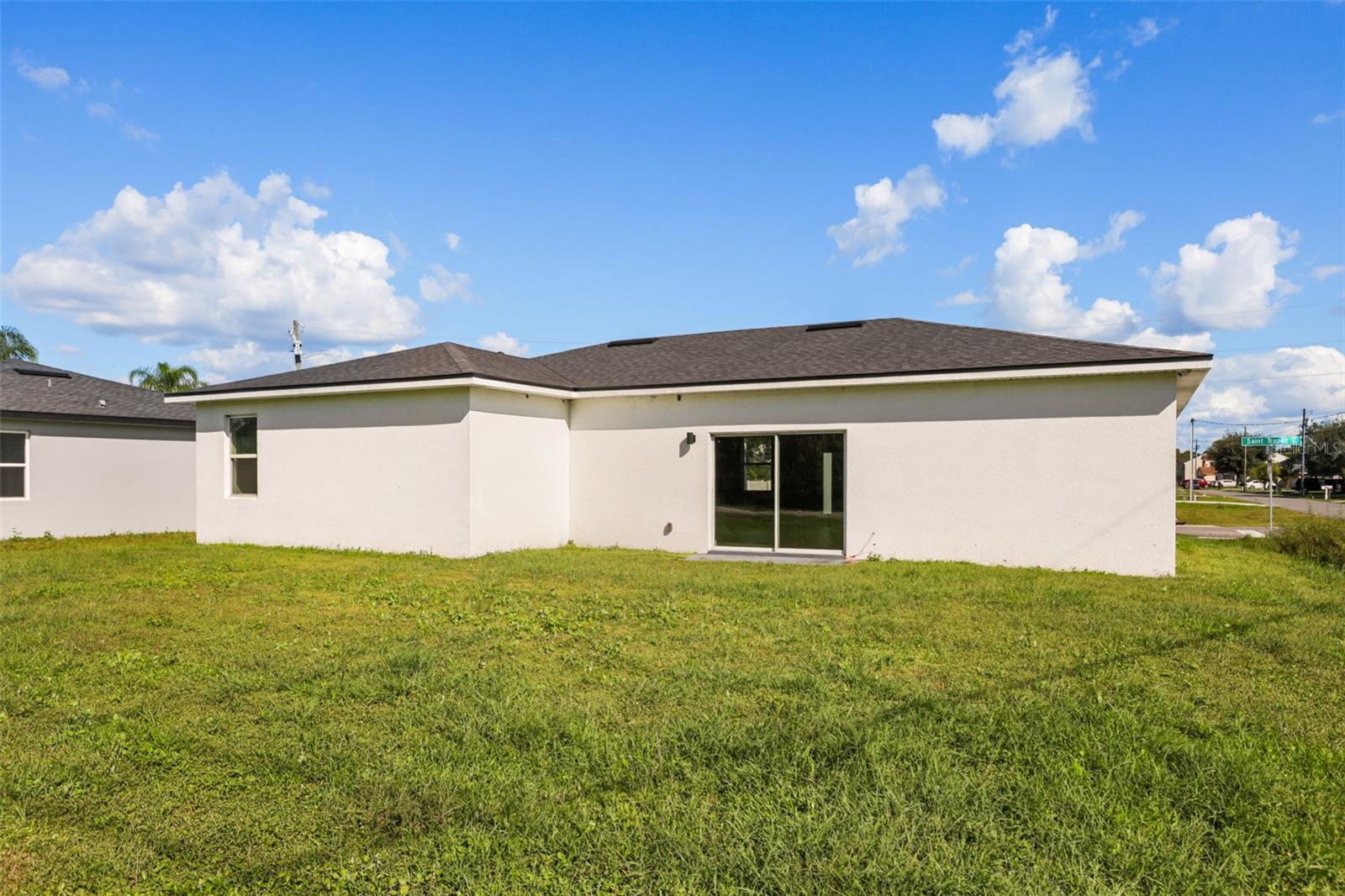 Spacious backyard - 1101 SAINT TROPEZ CT, KISSIMMEE