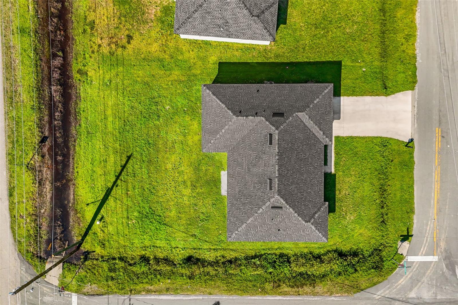 Aerial view of the property - 1101 SAINT TROPEZ CT, KISSIMMEE