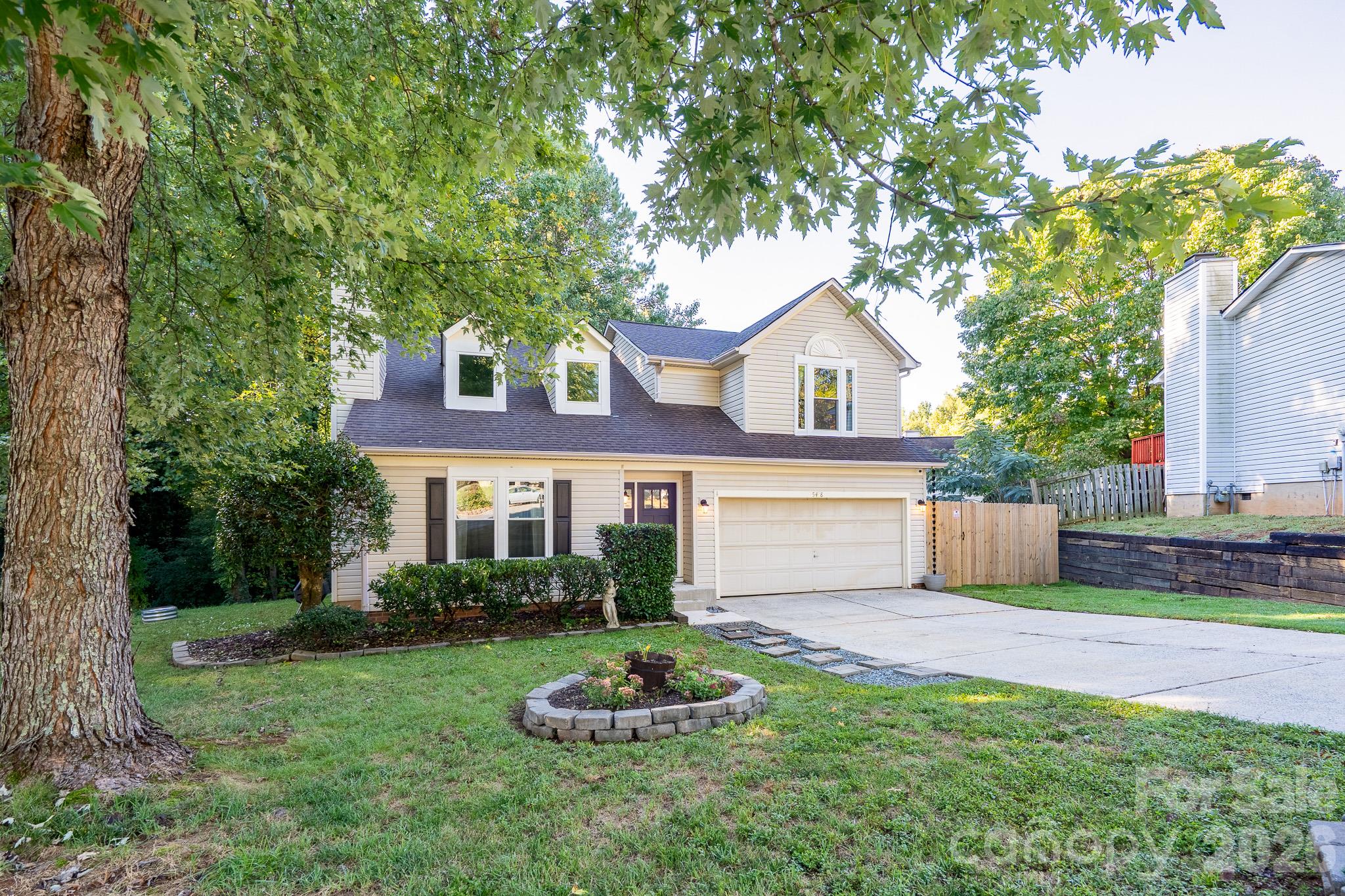 Single Family Residence at 5418 Groveton Court, Charlotte, photo 3 of 43
