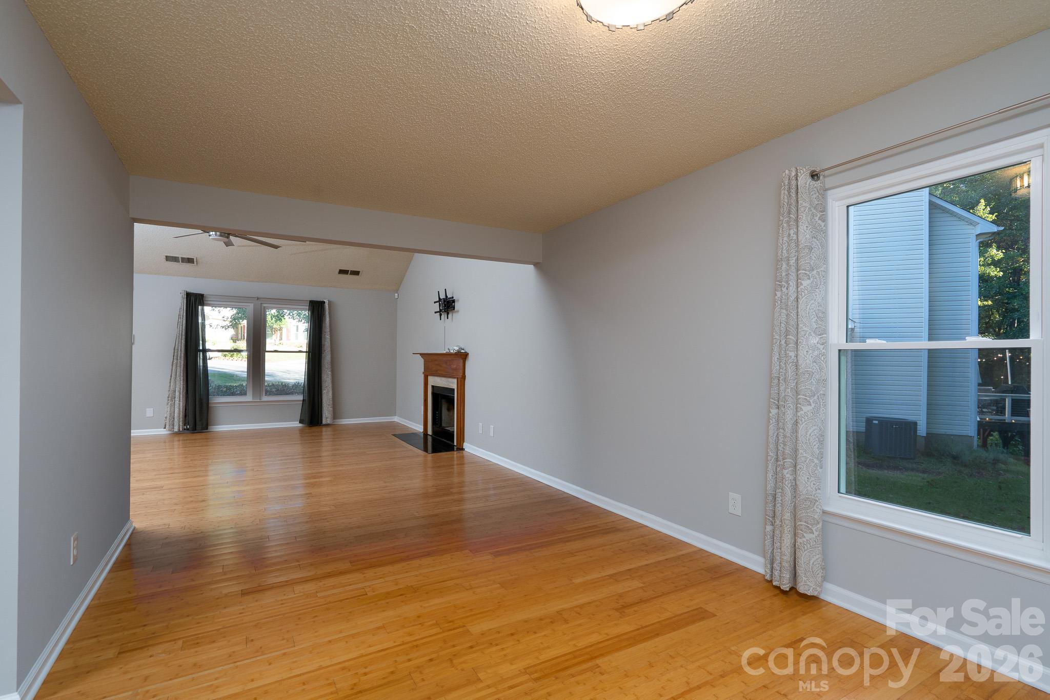 Single Family Residence at 5418 Groveton Court, Charlotte, photo 15 of 43