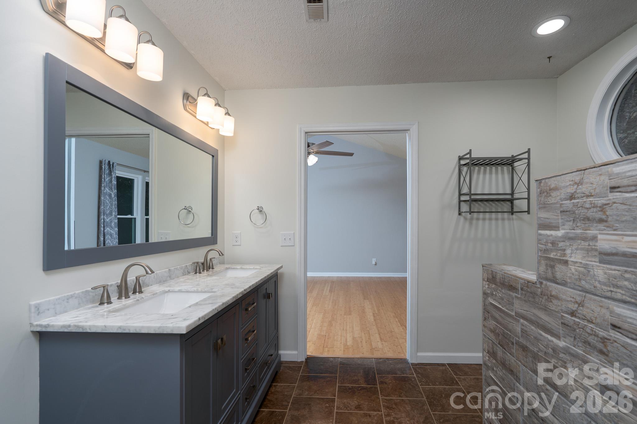 Single Family Residence at 5418 Groveton Court, Charlotte, photo 31 of 43