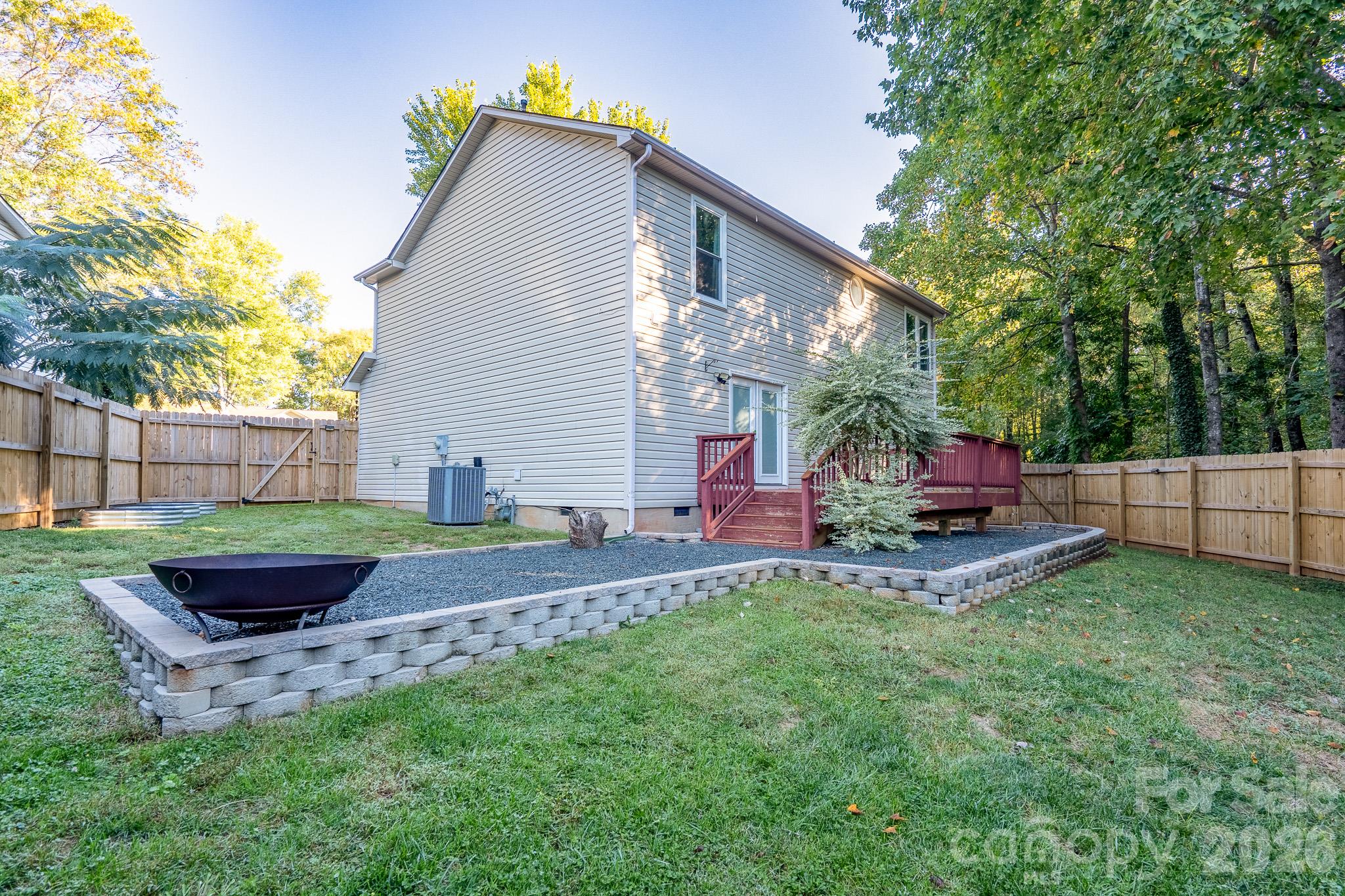 Single Family Residence at 5418 Groveton Court, Charlotte, photo 38 of 43