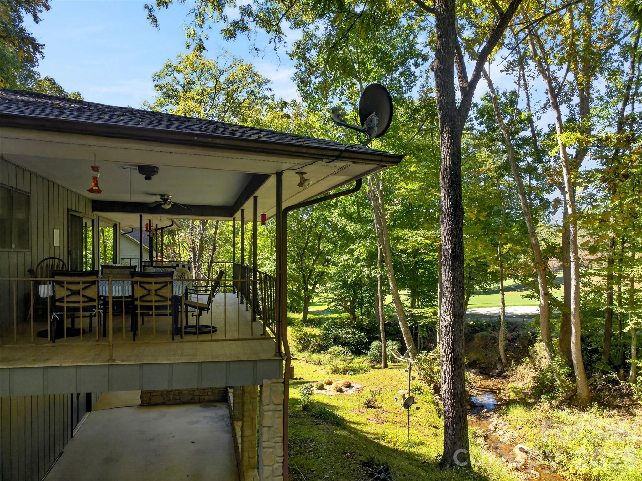 Upper Deck - 180 Divot Drive, Canton