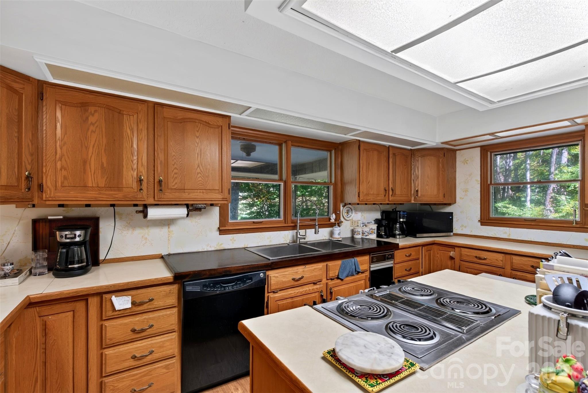 Kitchen - 180 Divot Drive, Canton