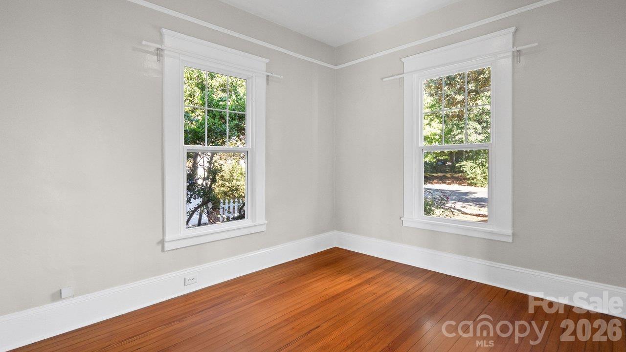 Single Family Residence at 605 Oakland Avenue, Charlotte, photo 6 of 24