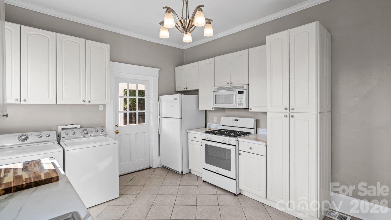Single Family Residence at 605 Oakland Avenue, Charlotte, photo 13 of 24