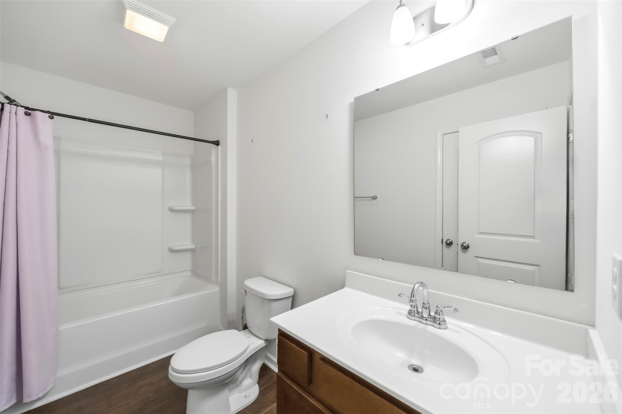 Secondary Full Bathroom - 2304 Amesbury Court, Albemarle