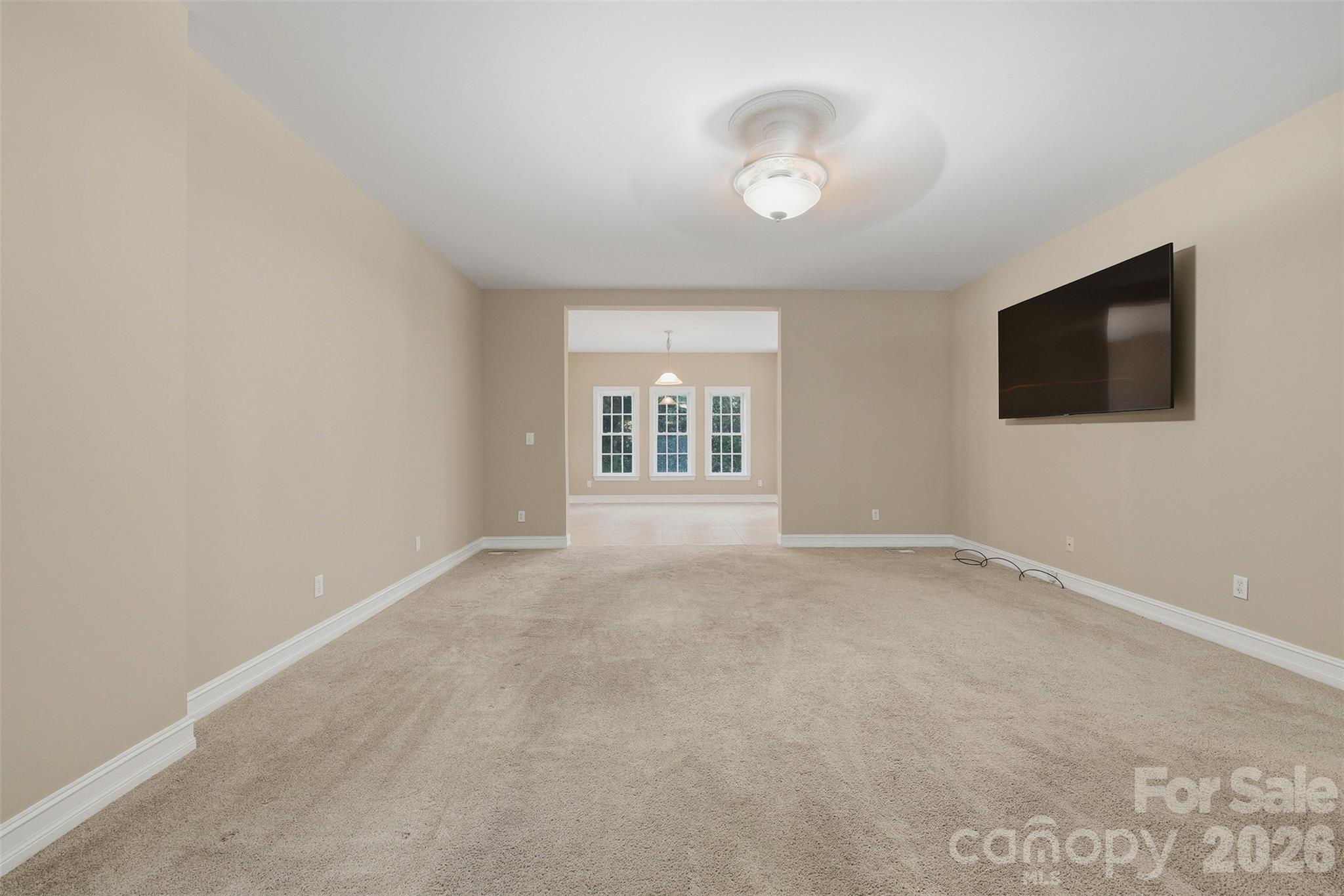 Large family/living room - 151 Robertson Drive, Taylorsville