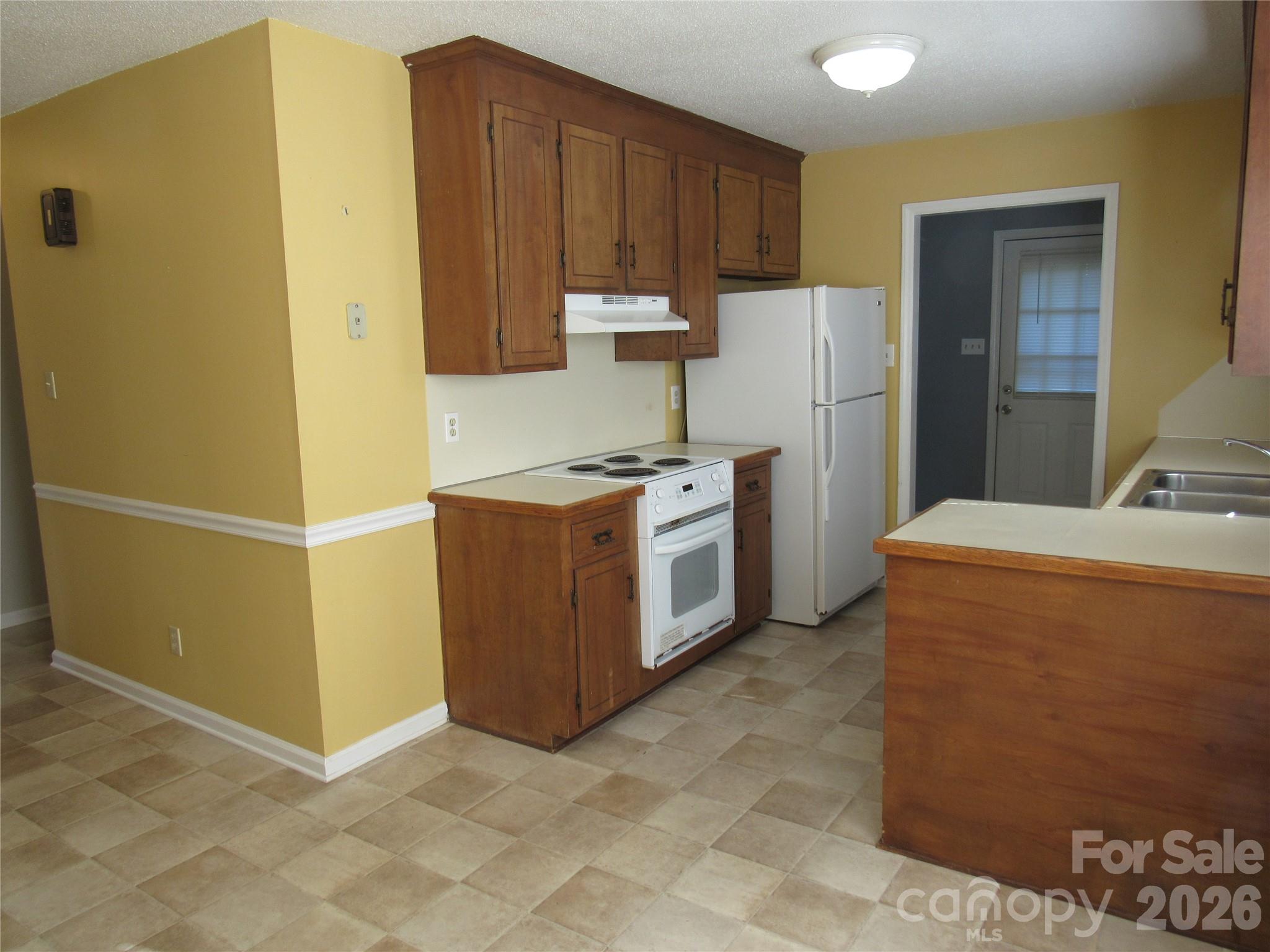 Townhouse at 104 Neely Court, Rock Hill, photo 15 of 37