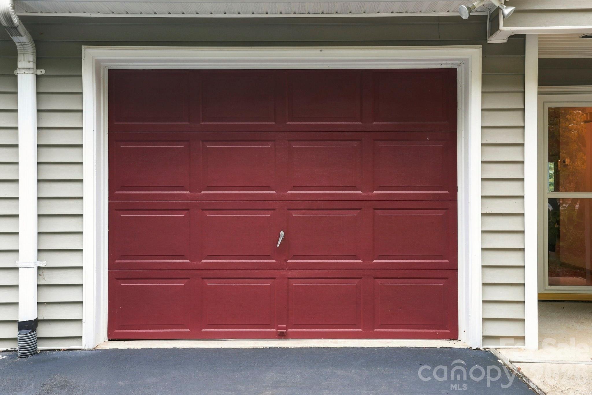 Townhouse at 725 N Park Place, Hendersonville, photo 4 of 40