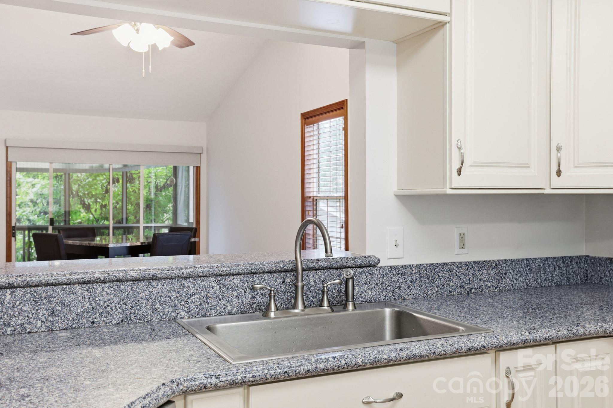 Townhouse at 725 N Park Place, Hendersonville, photo 12 of 40