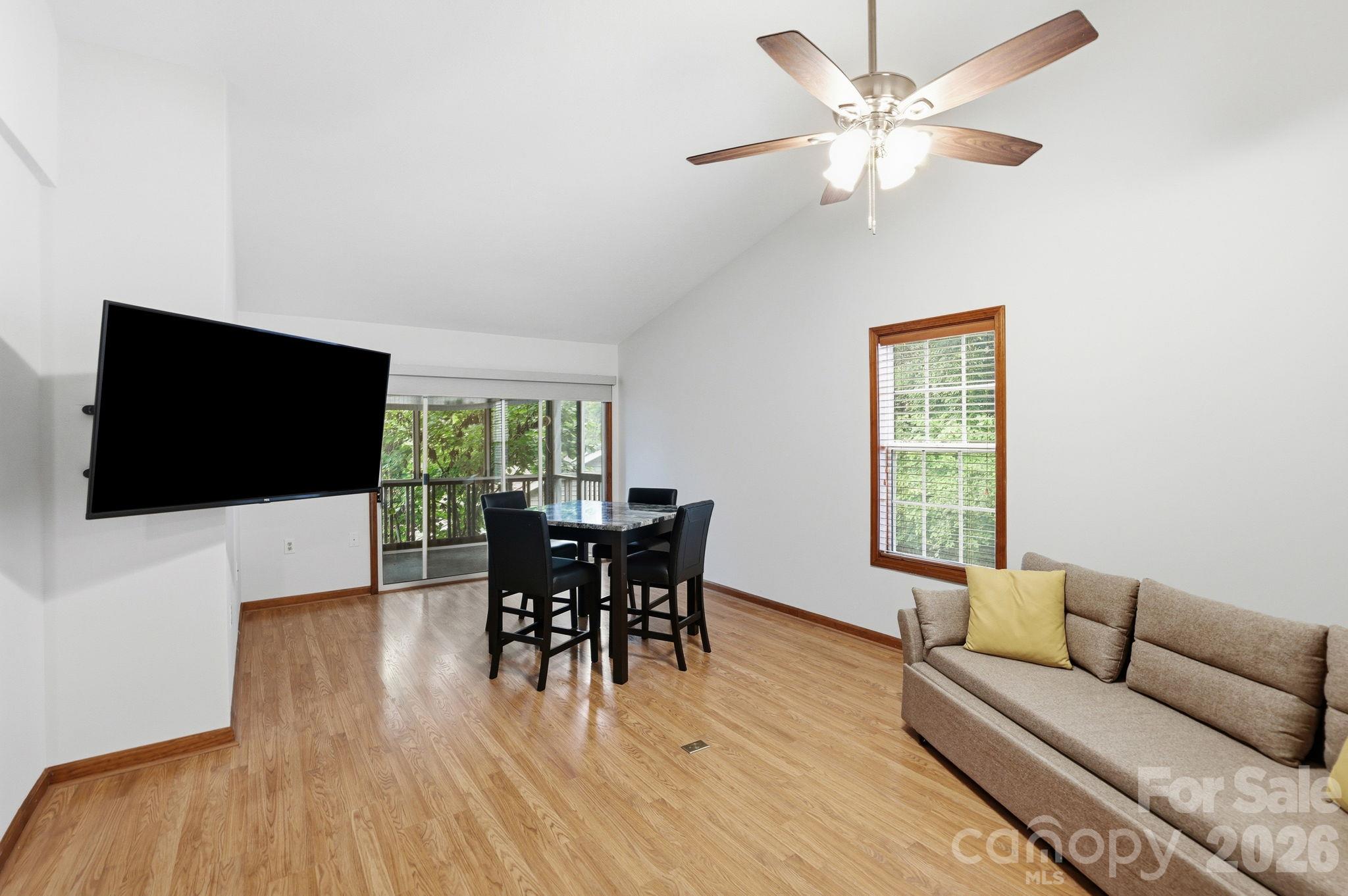 Townhouse at 725 N Park Place, Hendersonville, photo 15 of 40