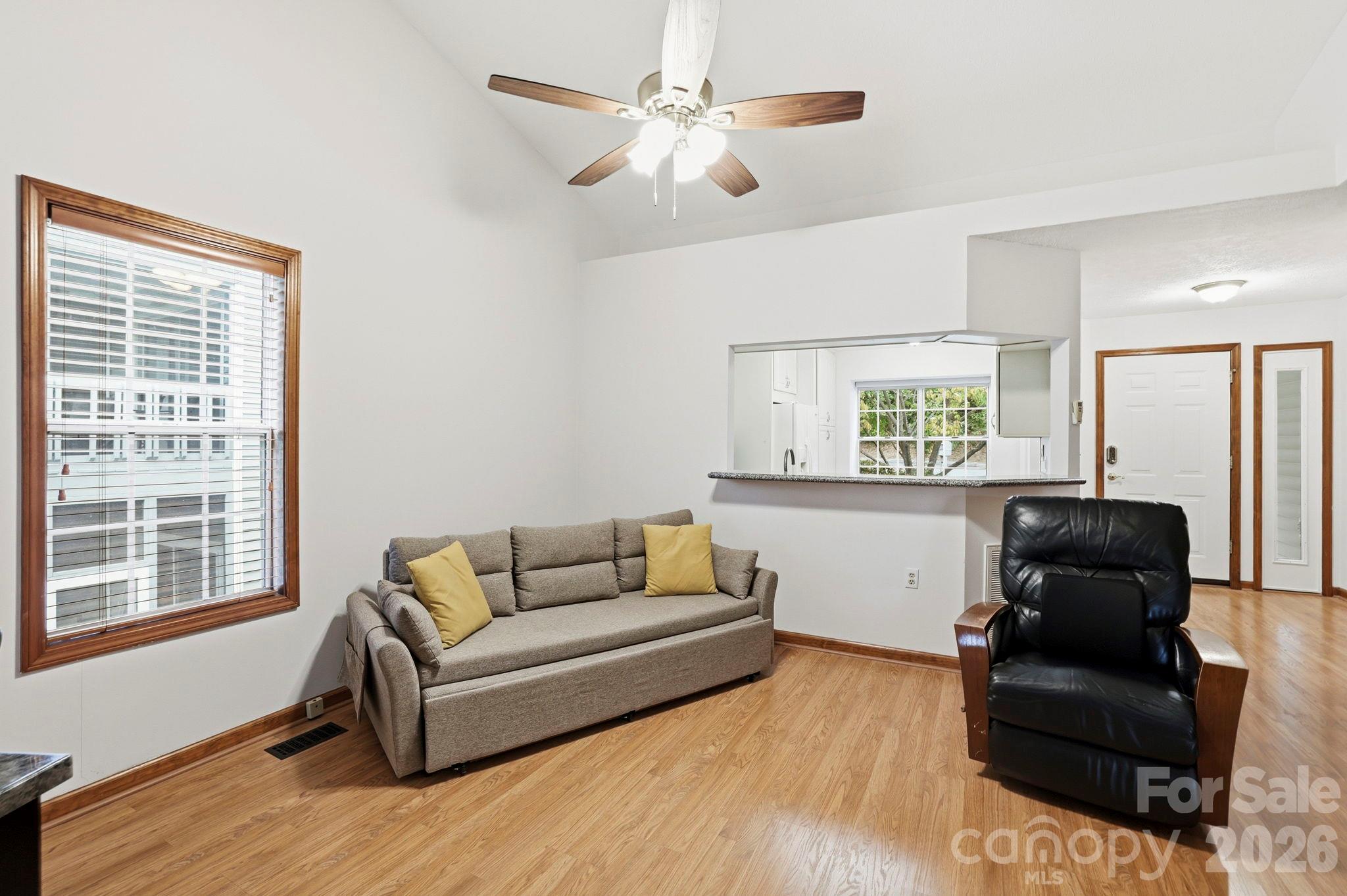 Townhouse at 725 N Park Place, Hendersonville, photo 18 of 40